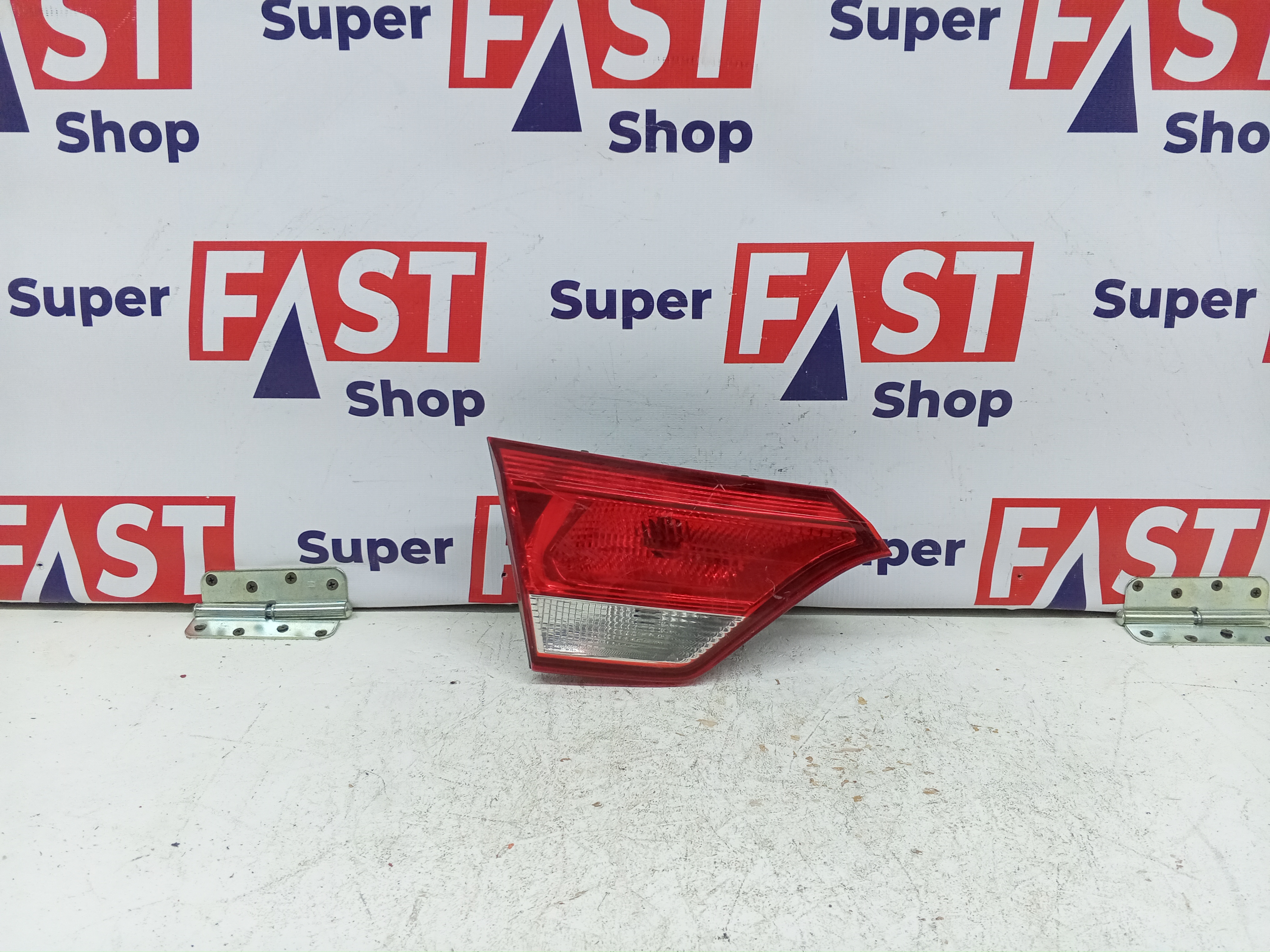 Kia Rio 4 фонарь задний левый галоген в крышку