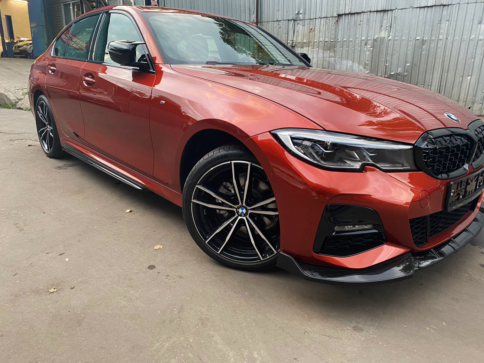 BMW 3 G20 лезвия на пороги M Performance глянец