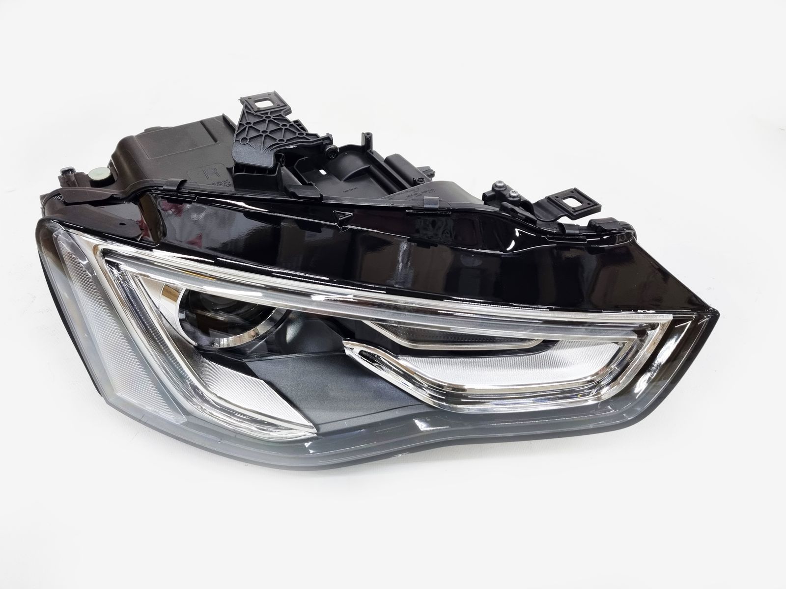 Audi A5 8T рестайлинг фара ксенон правая