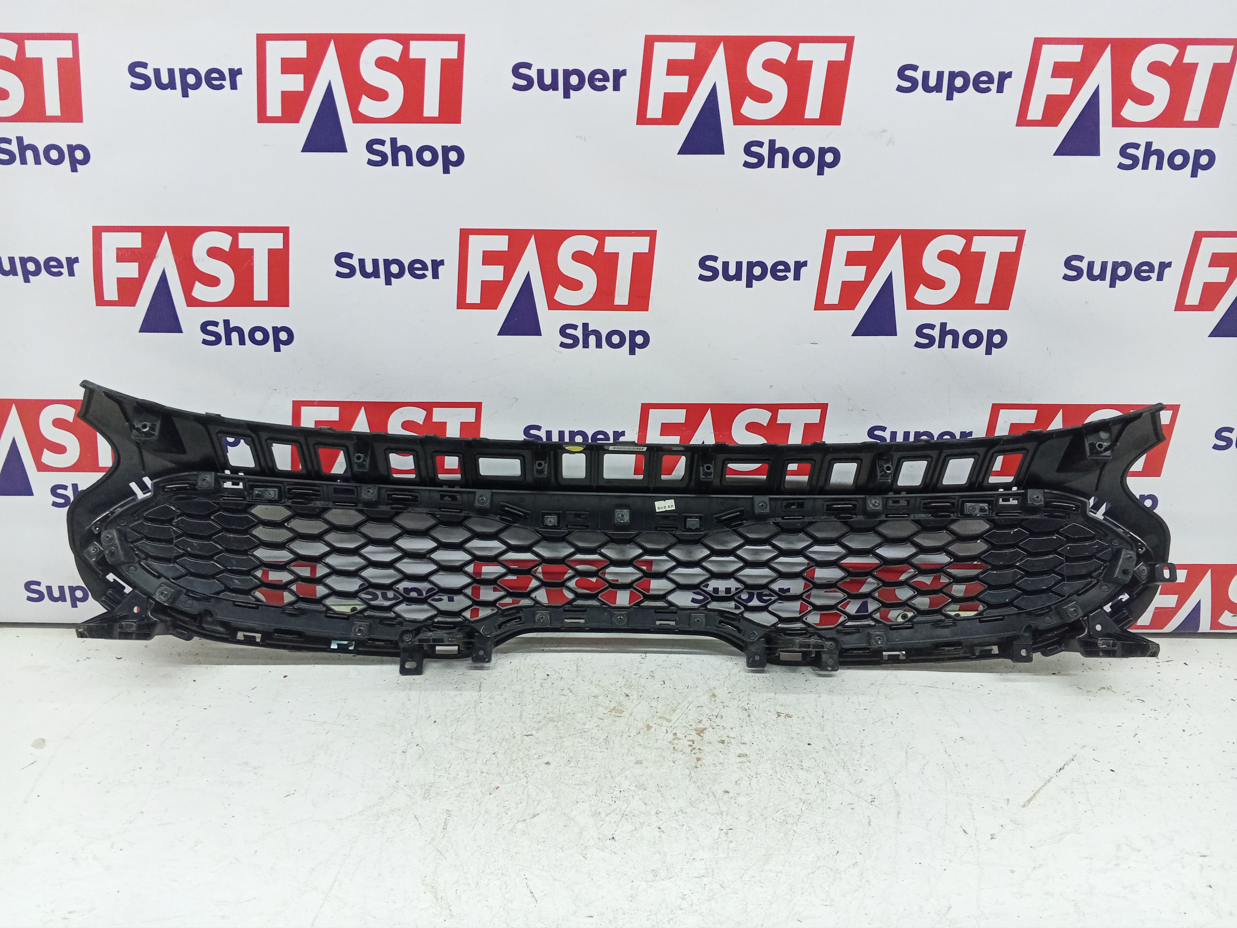 Kia Stinger GT решетка радиатора