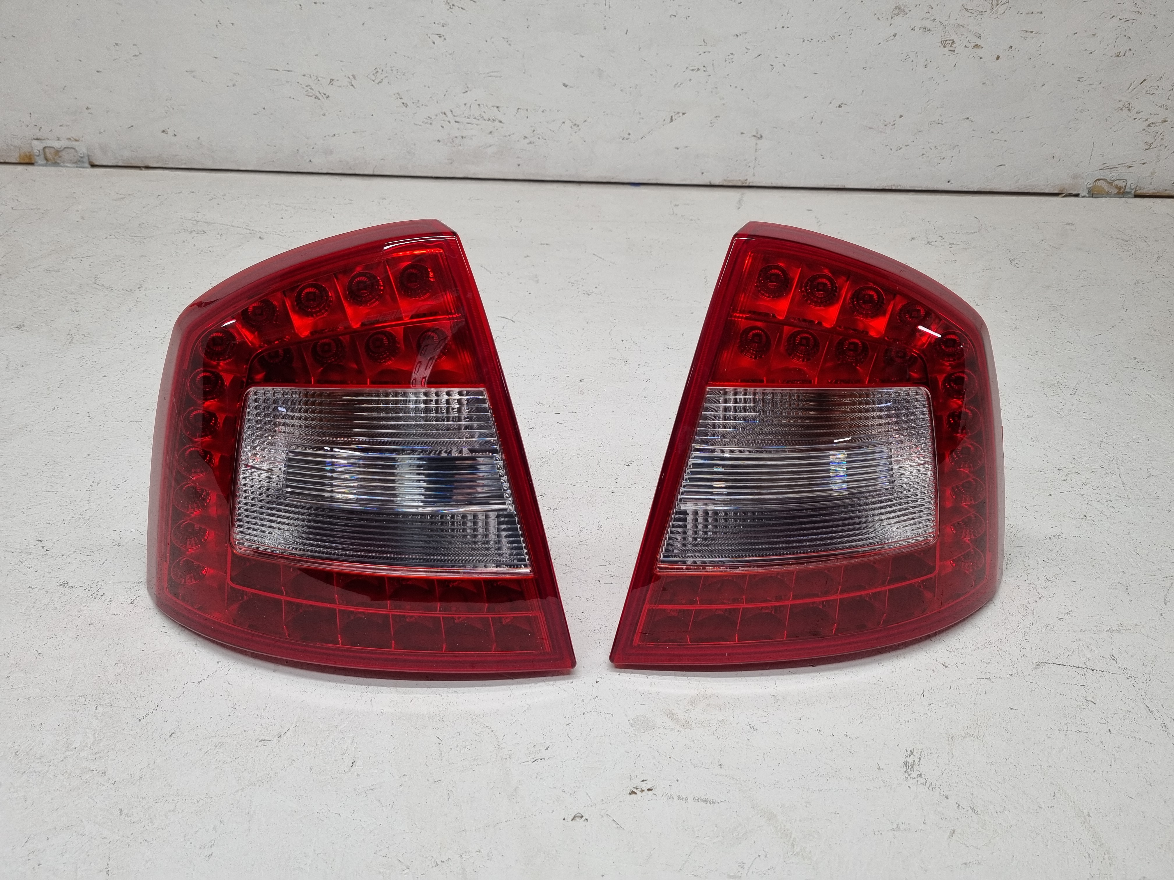 Дефект Skoda Octavia A5 рестайлинг 2008-2013 фонари LED RS