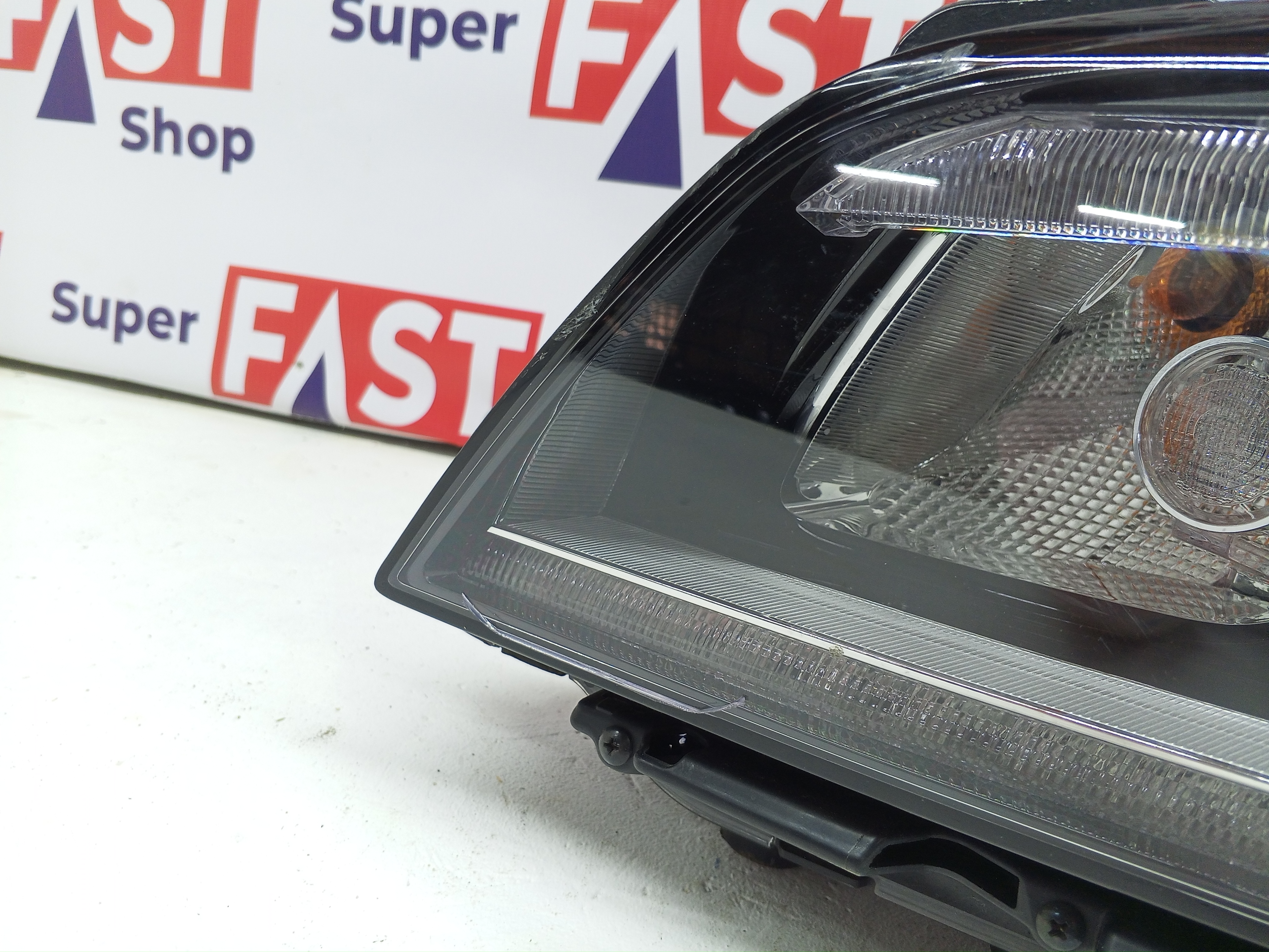 левая фара Genesis G80 ксенон 2016-2020 ДЕФЕКТ