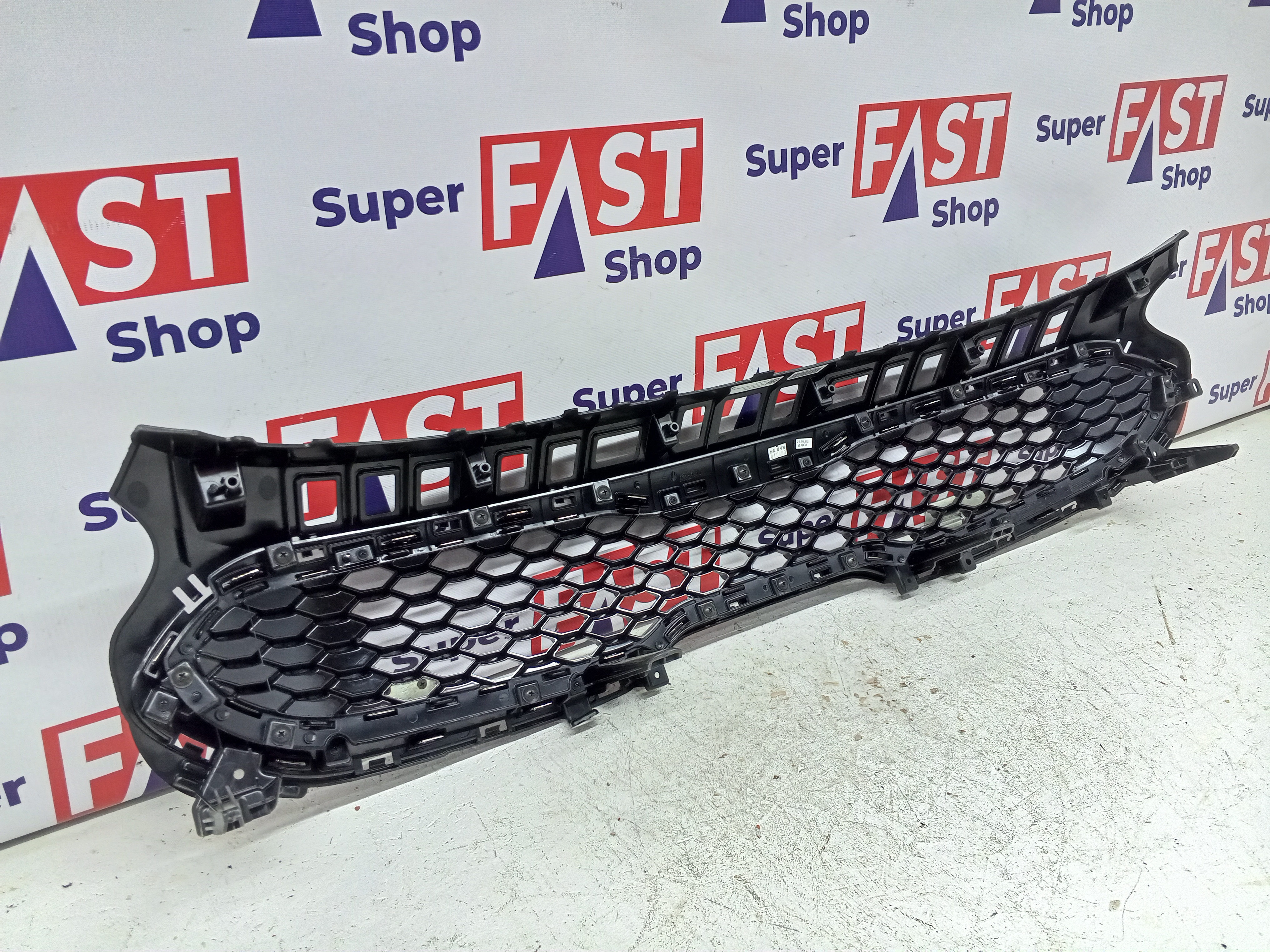 Kia Stinger GT решетка радиатора