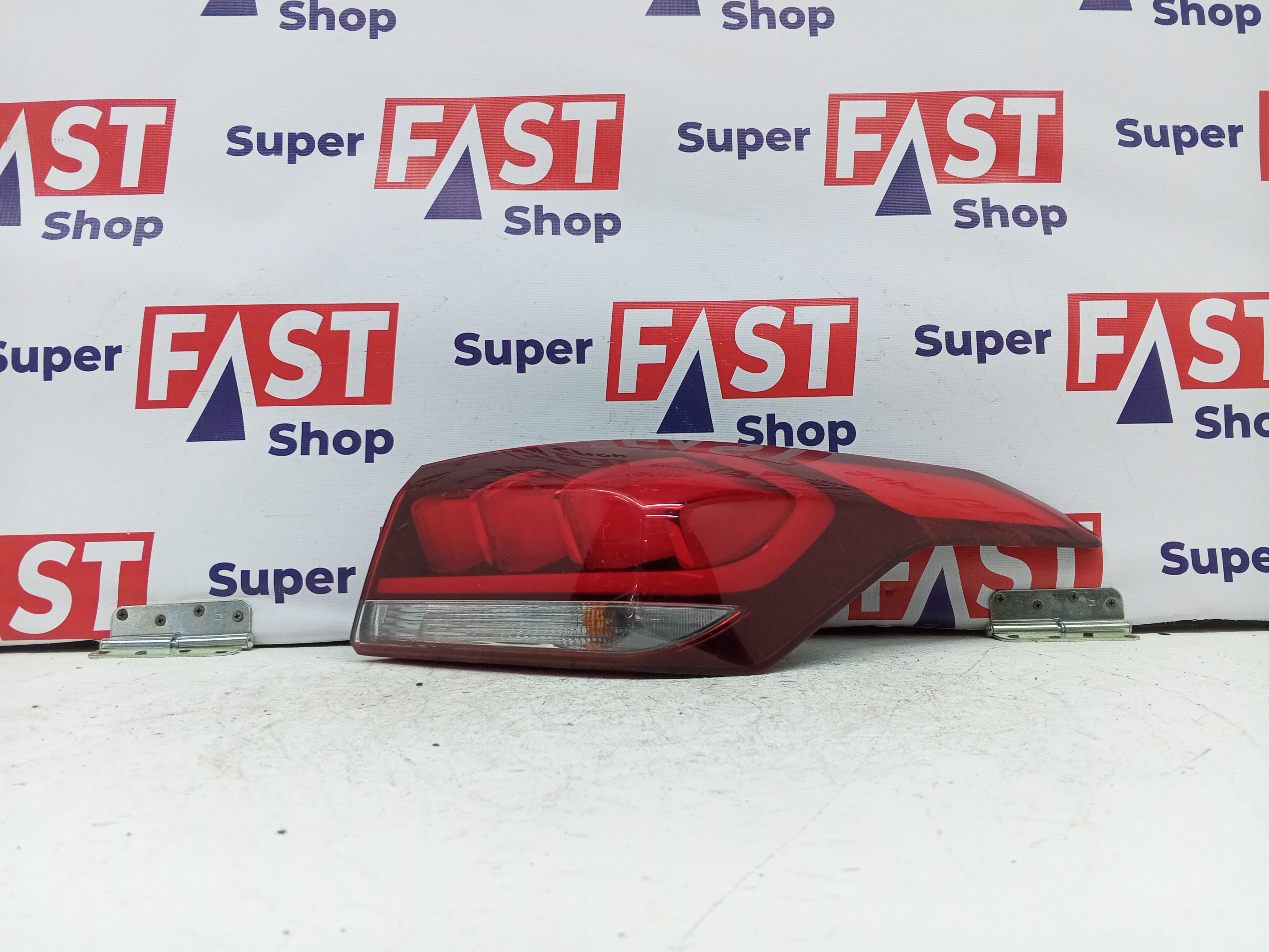 Genesis G80 2016-2020 правый задний фонарь