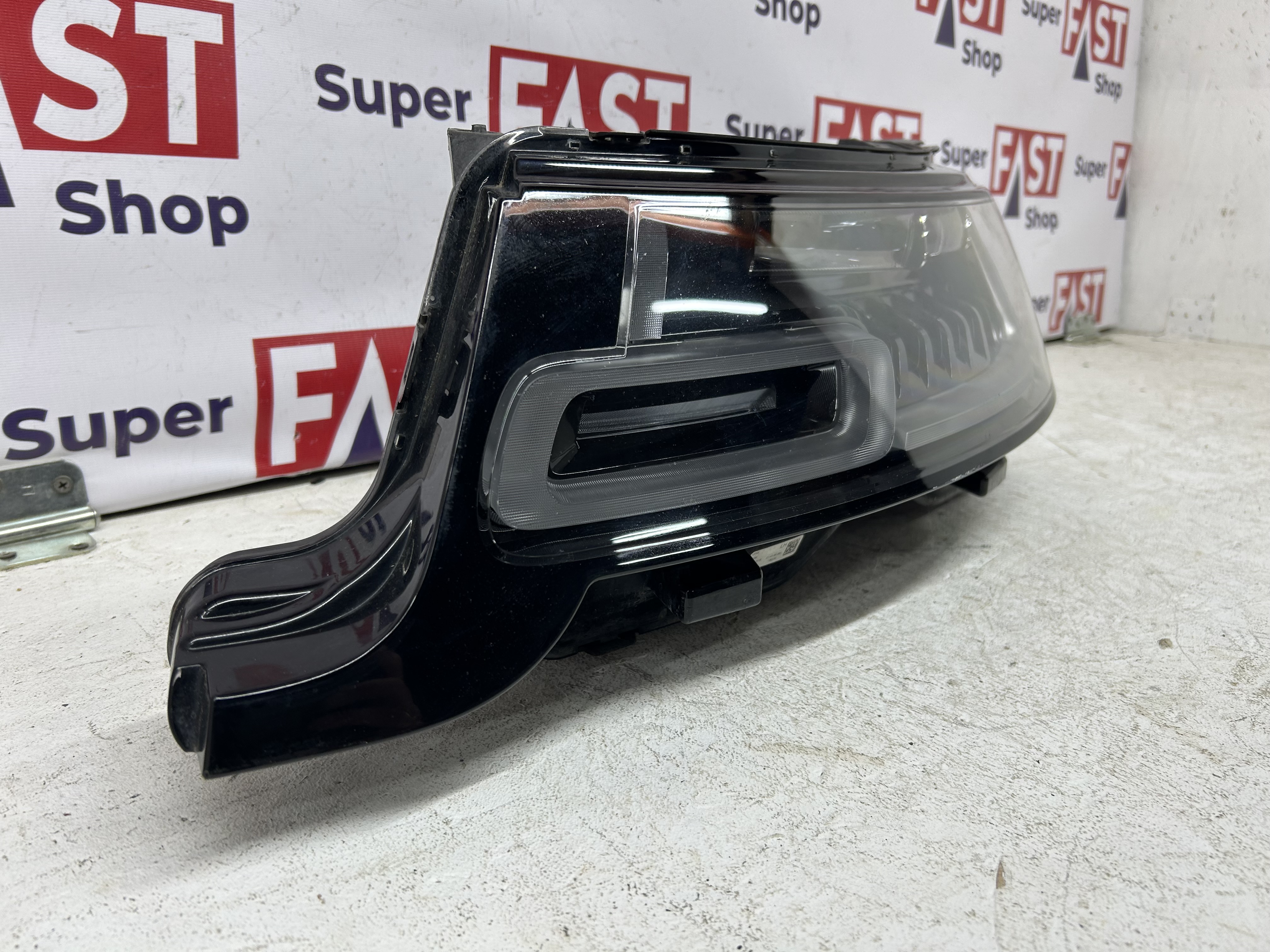 Фара левая Range Rover Sport 2021 LED