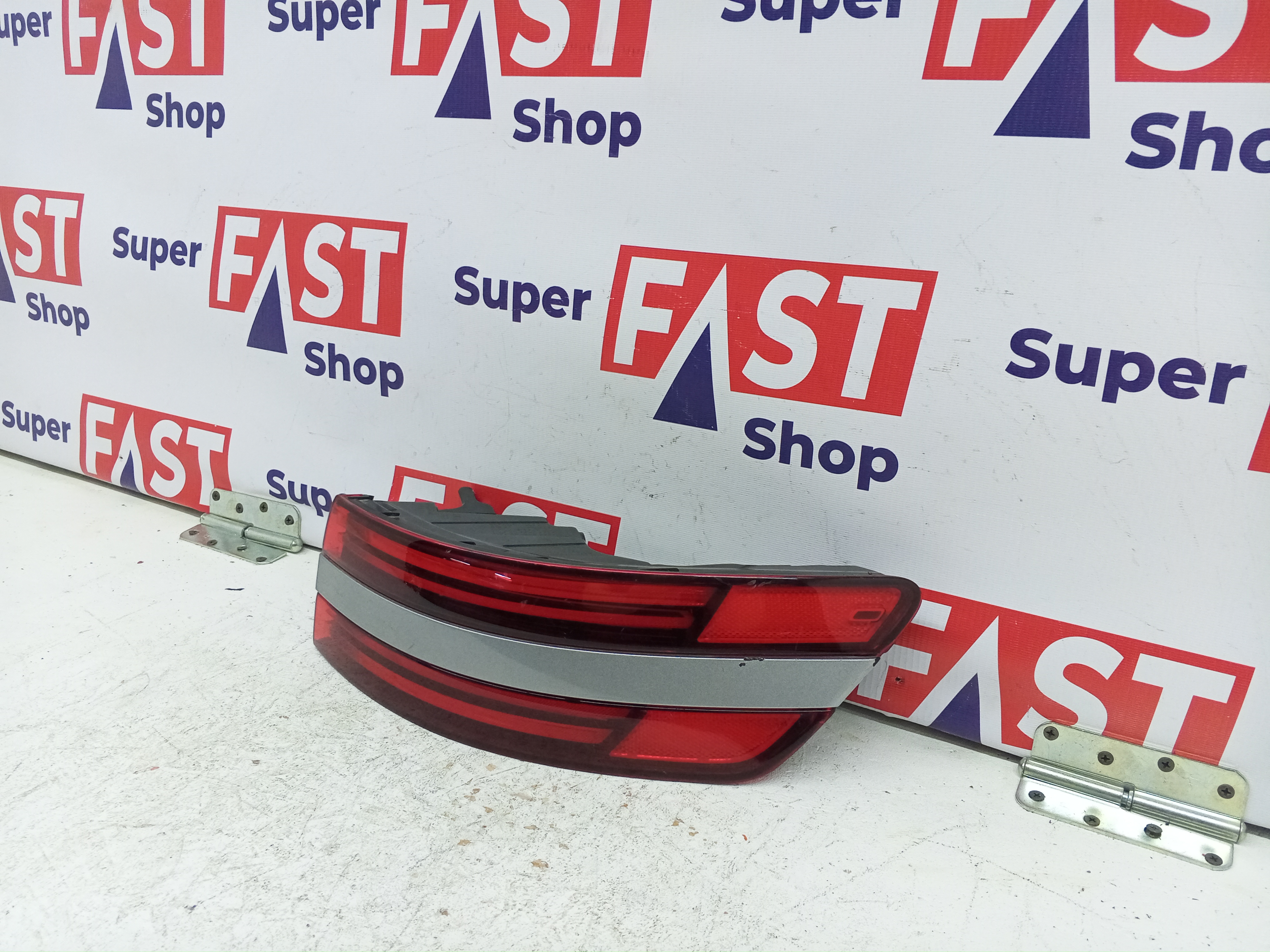 фонарь задний правый в крыло Genesis GV70