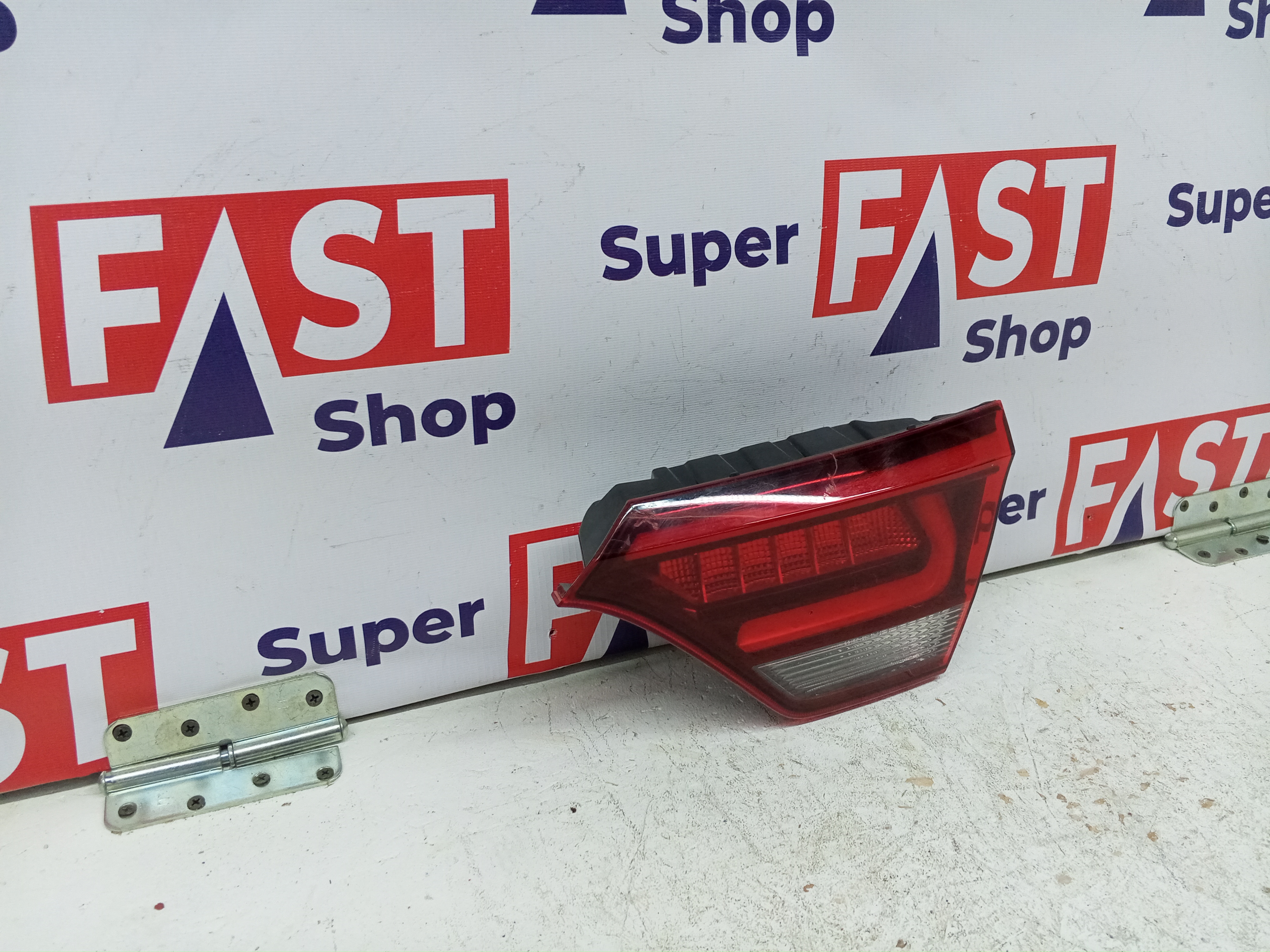 Kia Rio 4 фонарь правый LED в крышку