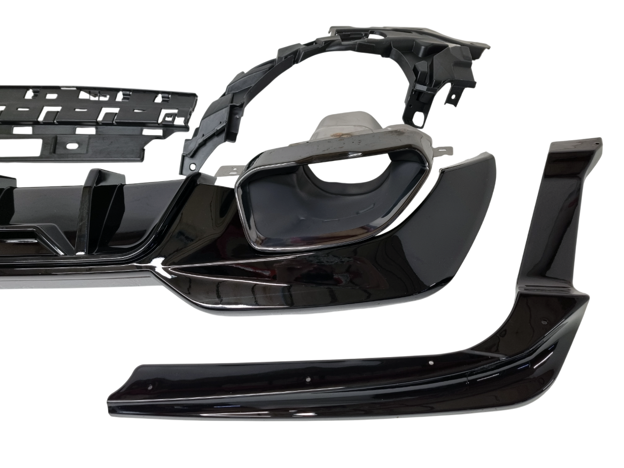 BMW G20 340i диффузор в сборе с насадками