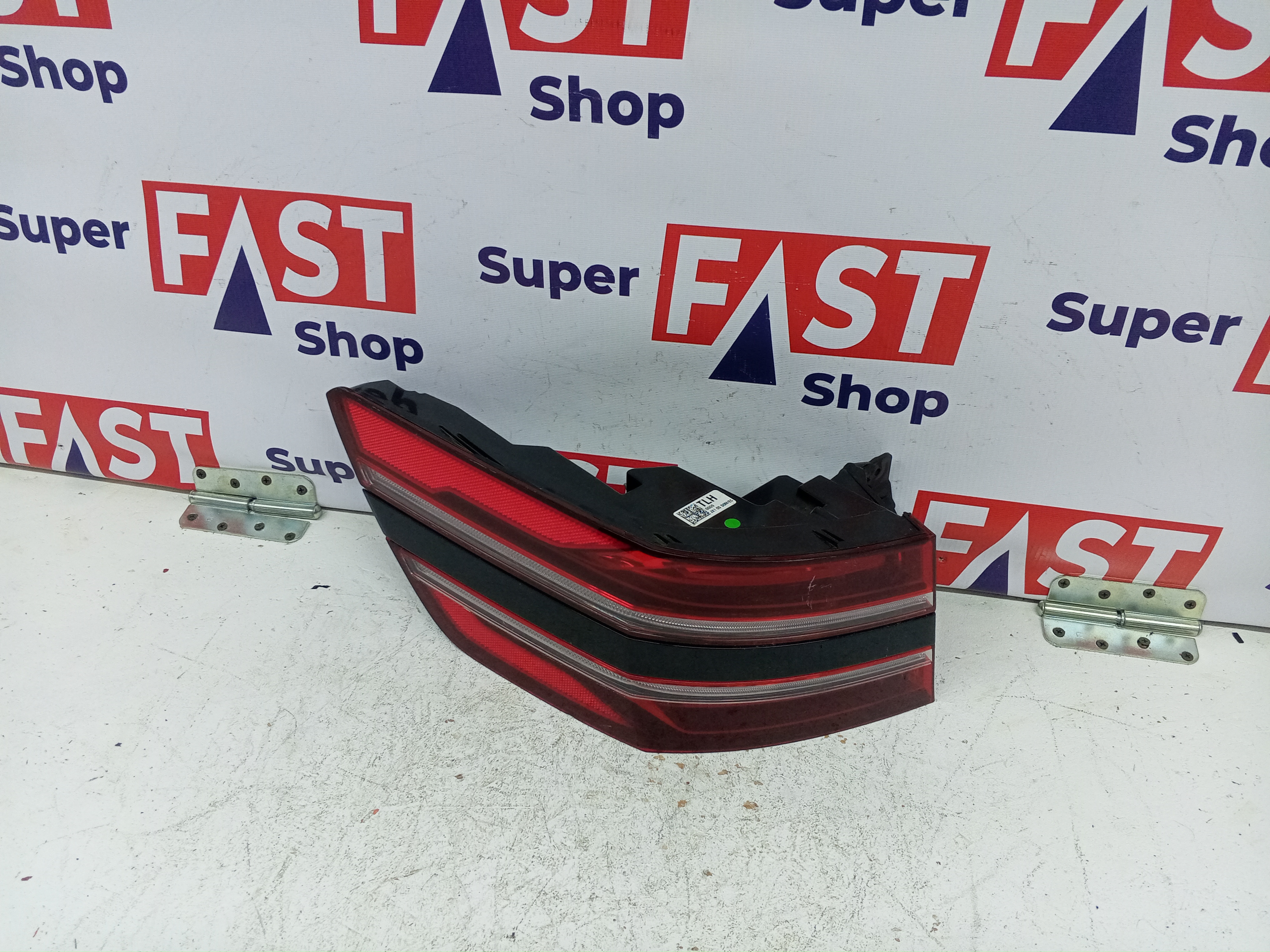 Genesis GV80 задний левый фонарь