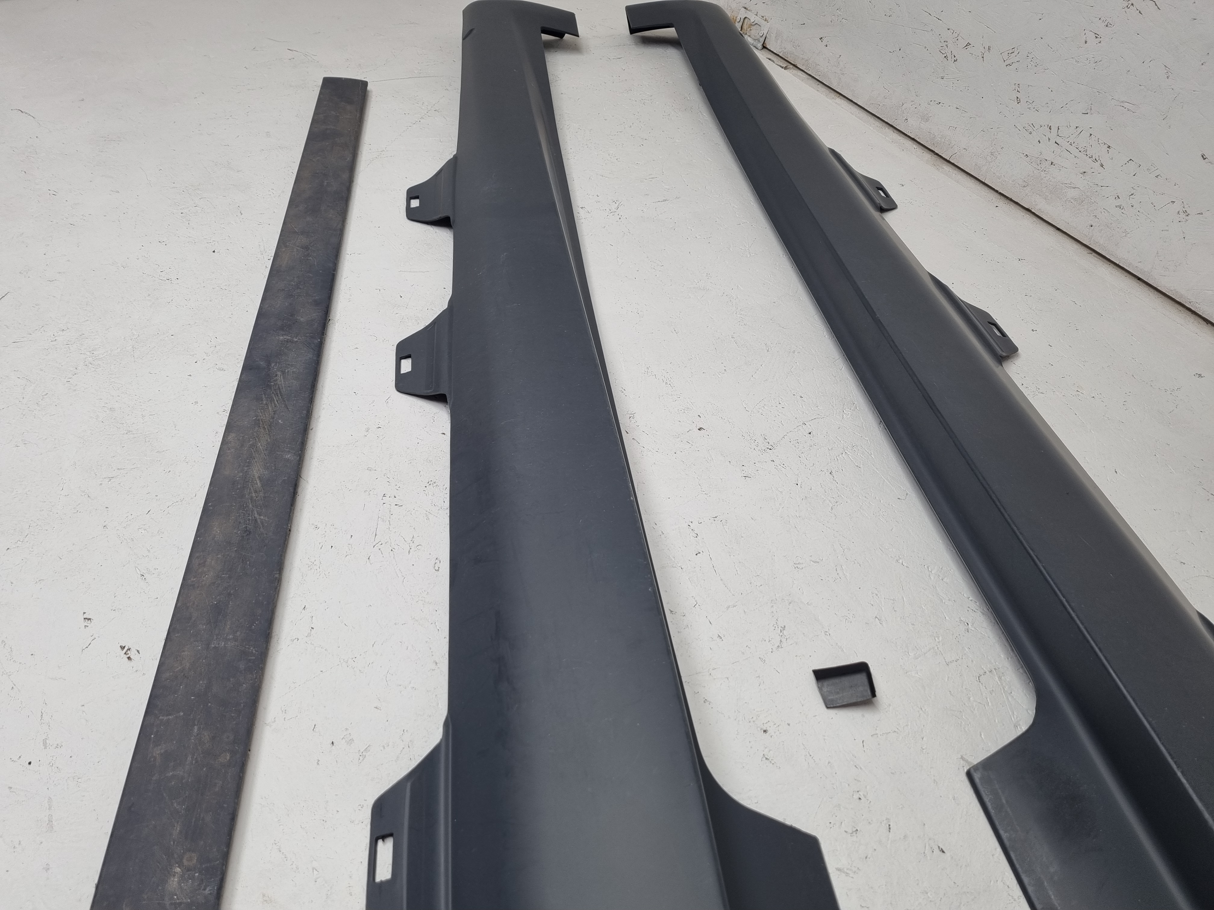 Дефект Volkswagen Scirocco 2008-2017 комплект порогов R-line