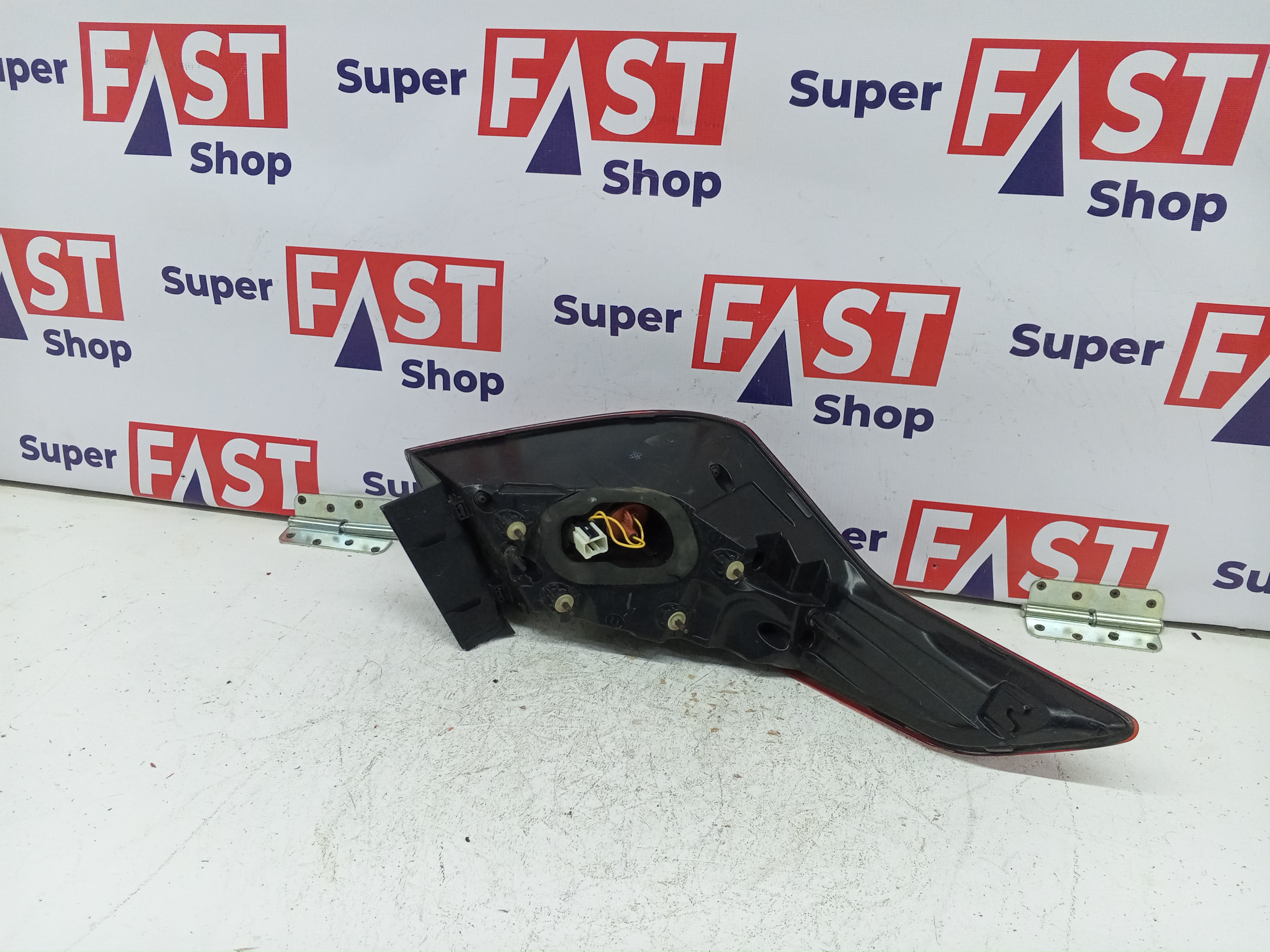 Genesis G80 2016-2020 правый задний фонарь