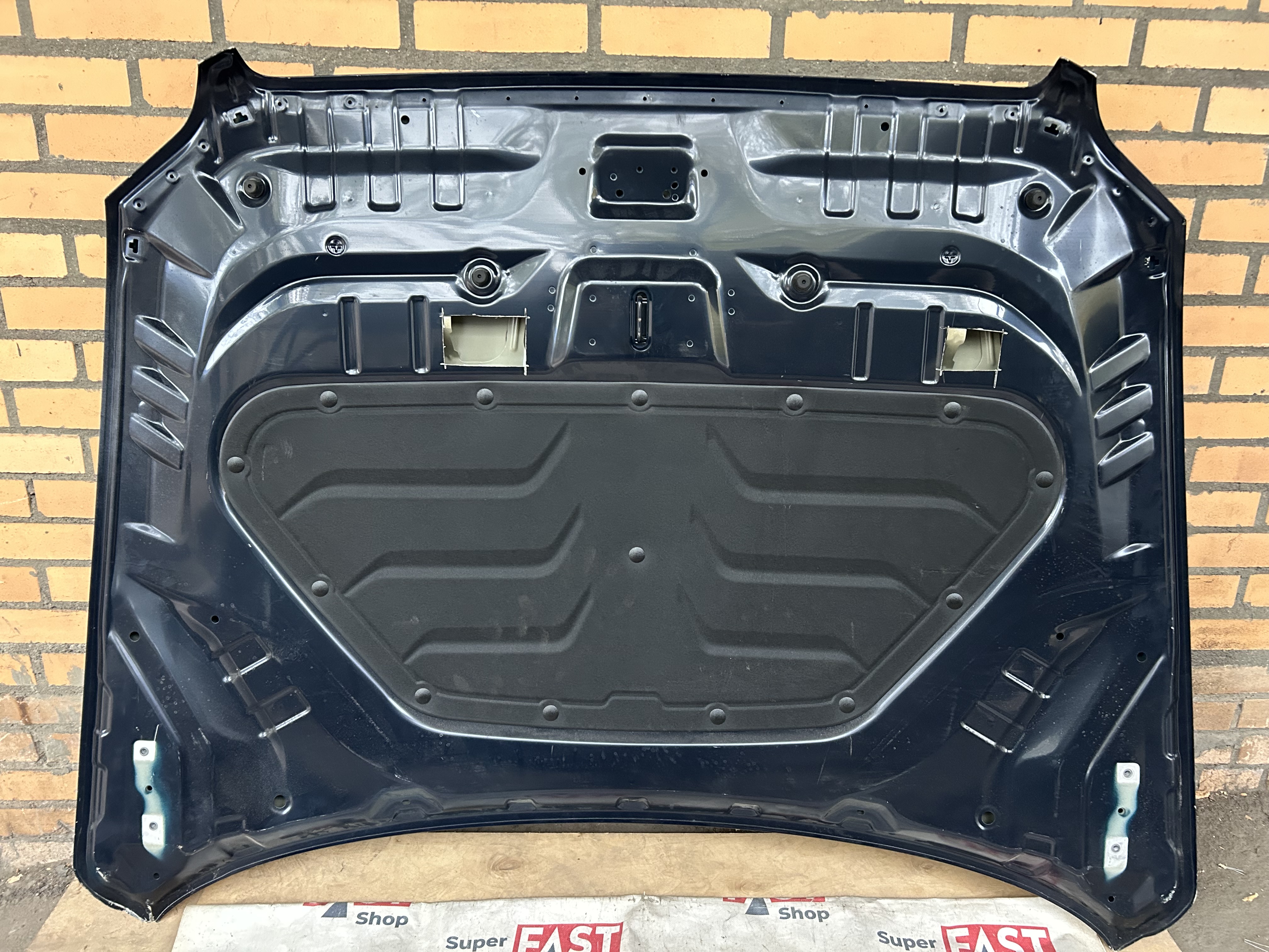 Капот Genesis GV70  2020-2025