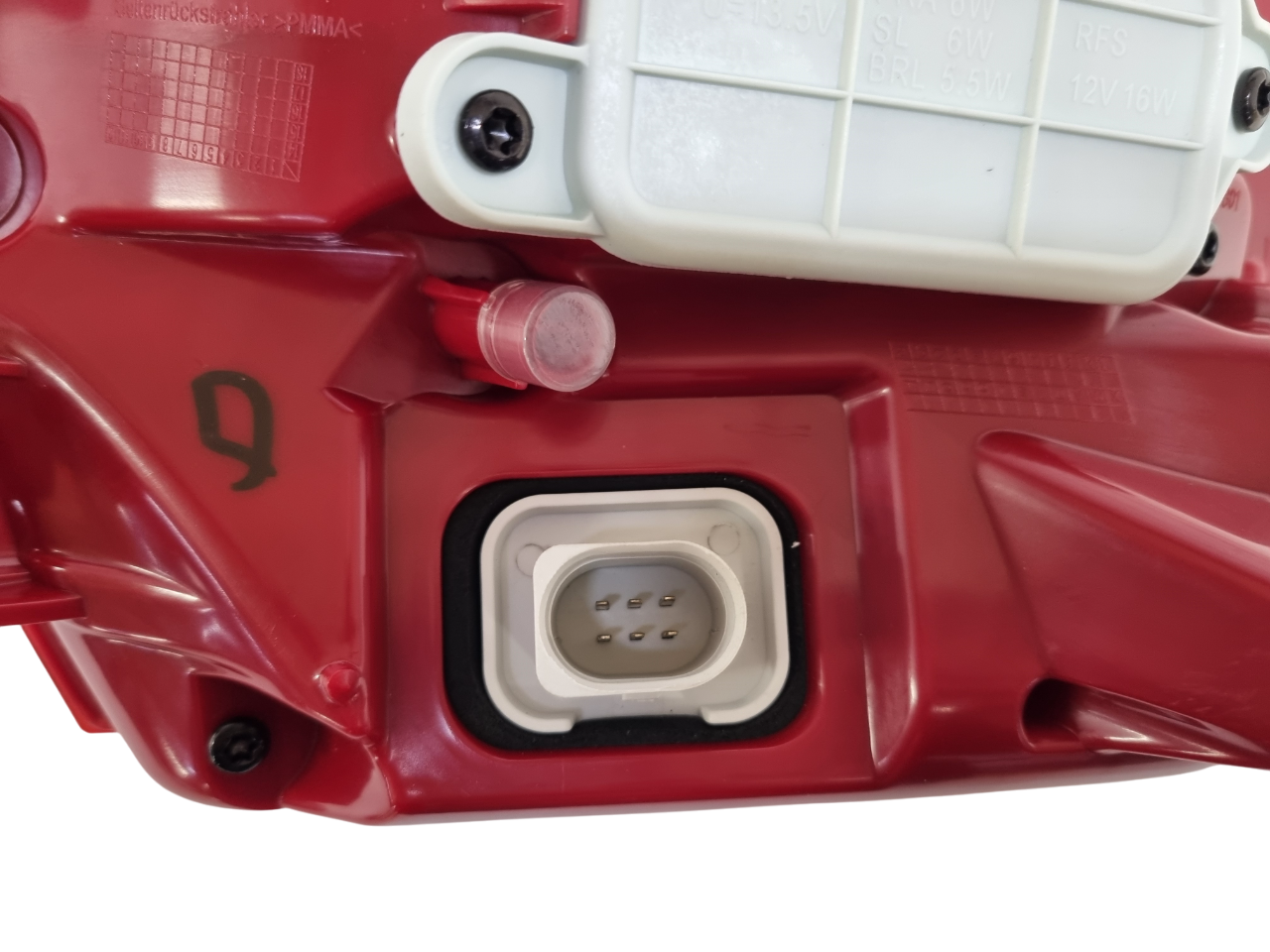 Audi A8 D4 дорестайлинг фонарь правый в крыло