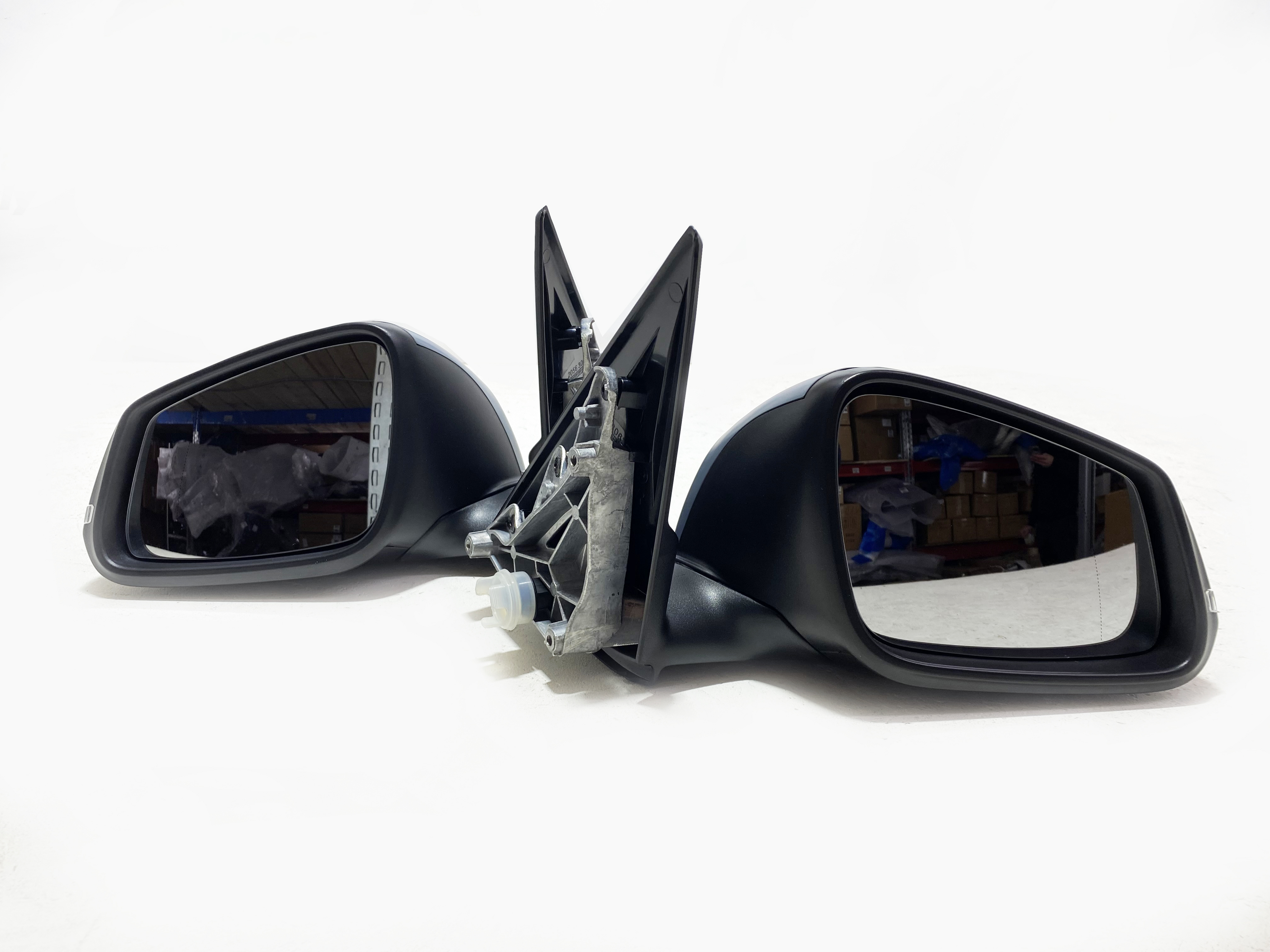 BMW X1 E84 рестайлинг 2012-2015 зеркало правое (левый руль)