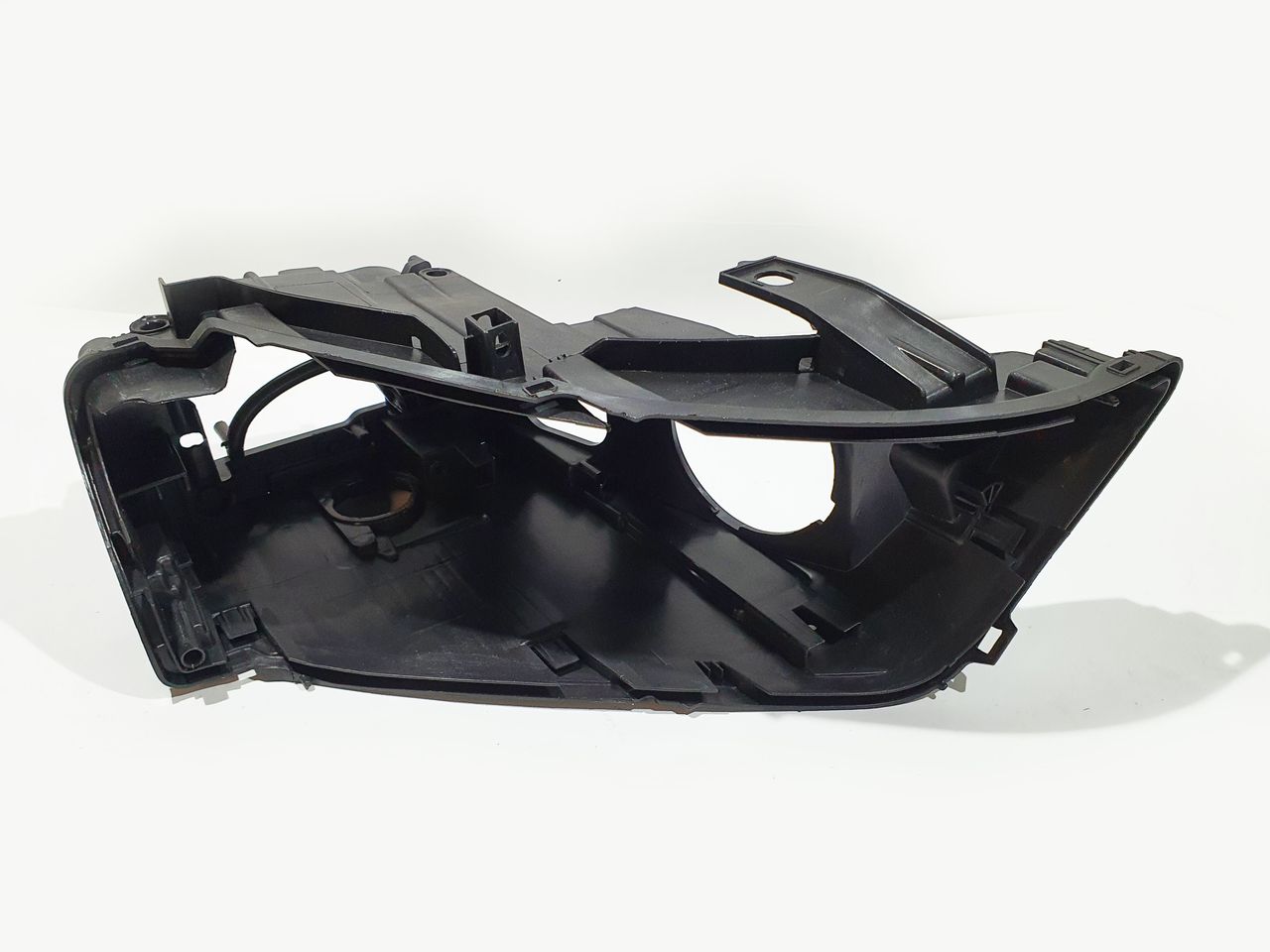 Audi Q3 8U 2014-2018 корпус фары правый