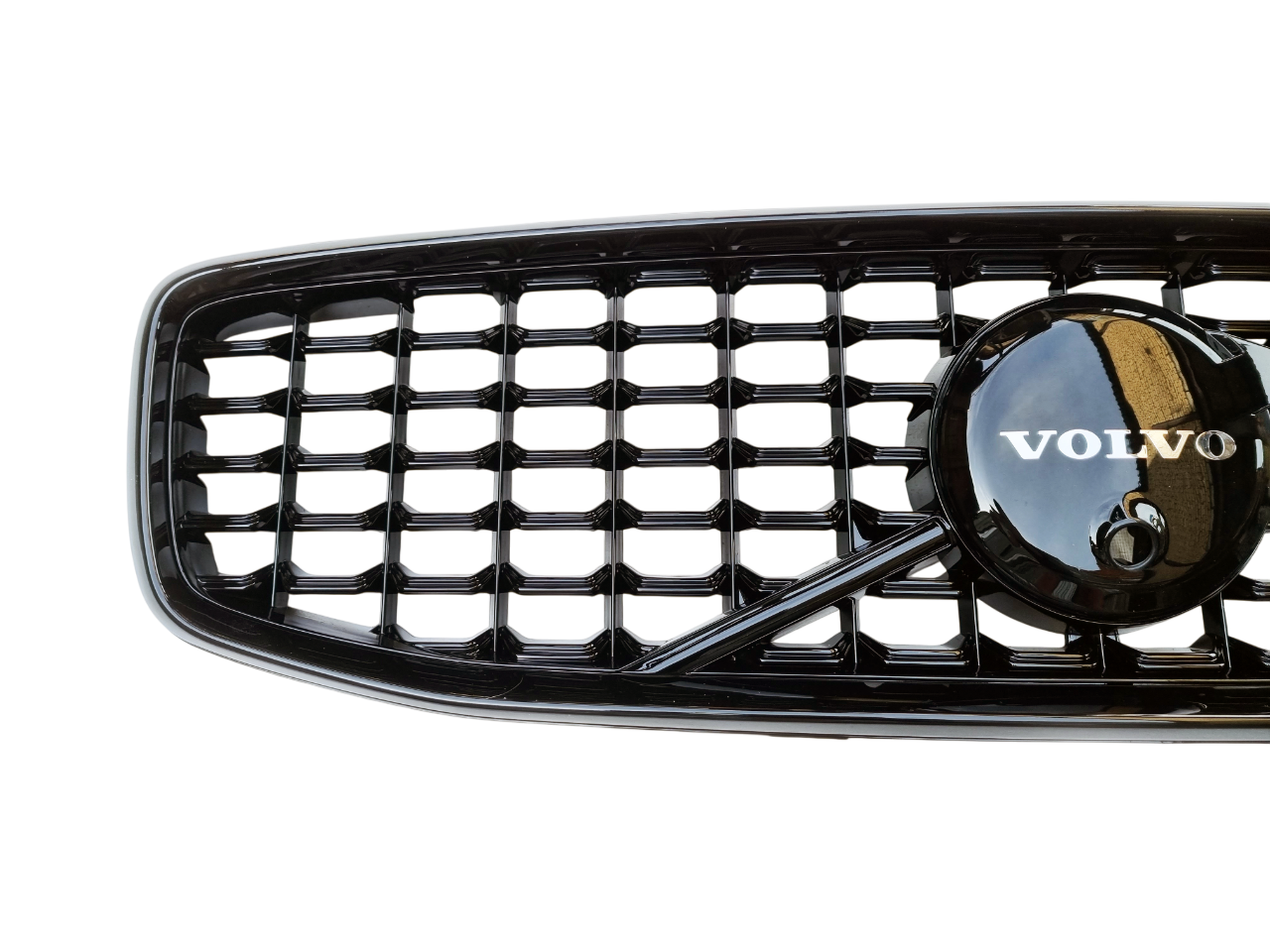 Volvo S90 2016-2020 решетка радиатора черная под камеру
