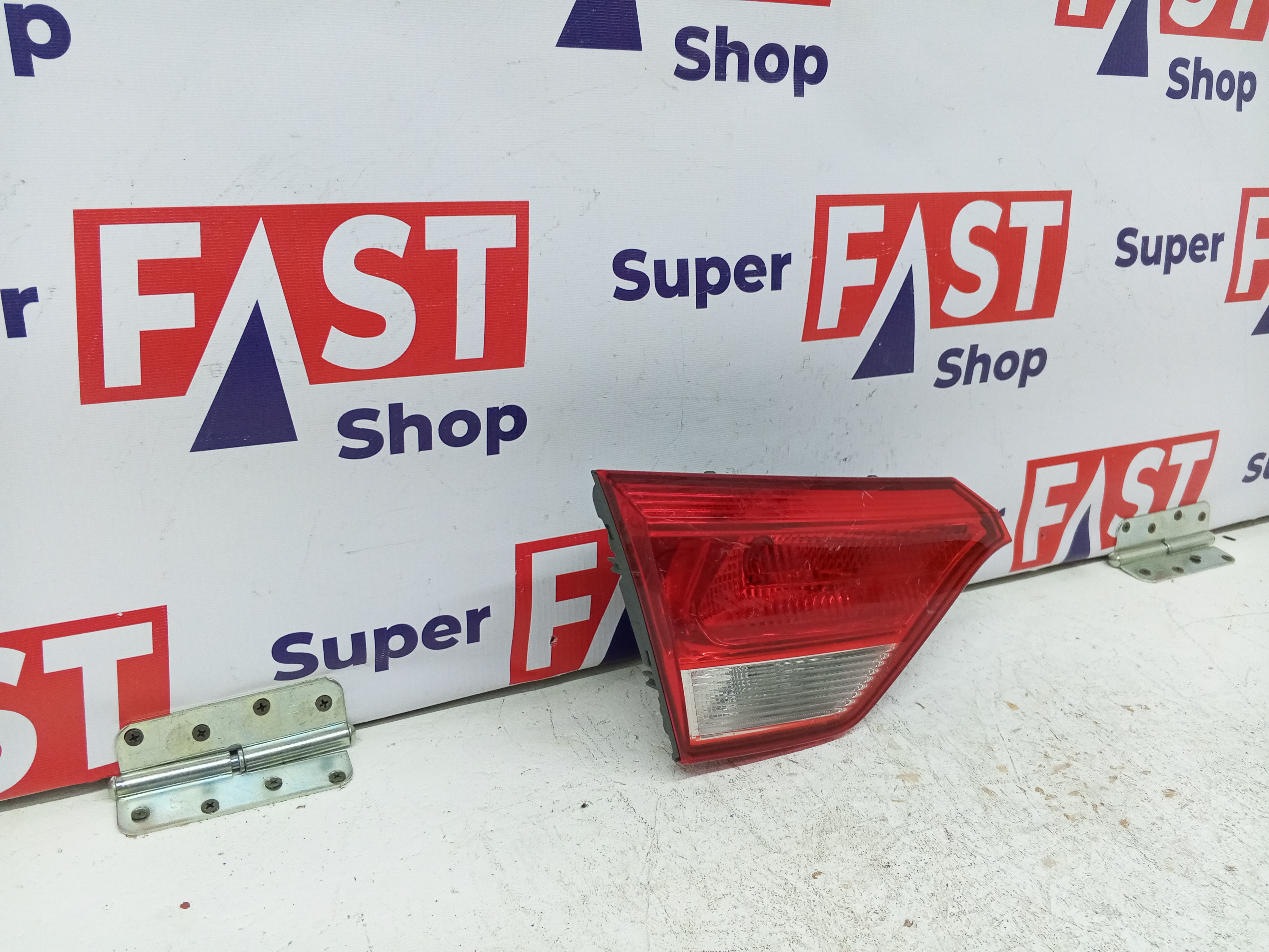 Kia Rio 4 фонарь задний левый галоген в крышку