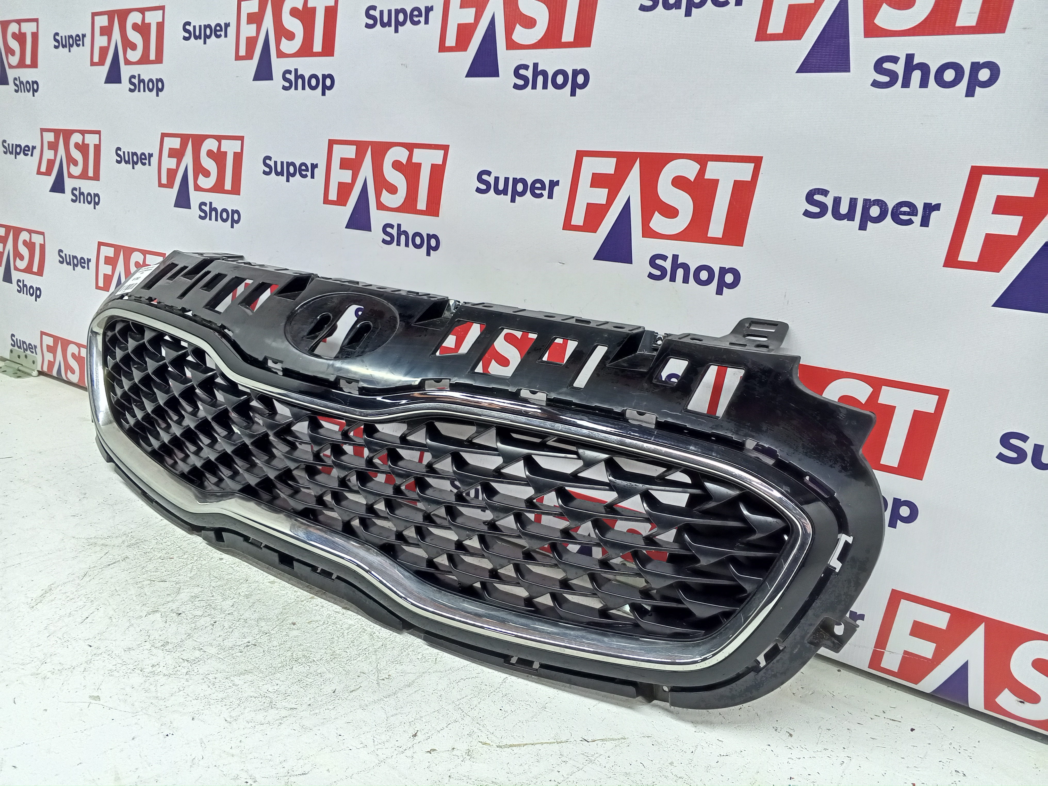 Kia Sportage 4 рест решетка радиатора USA