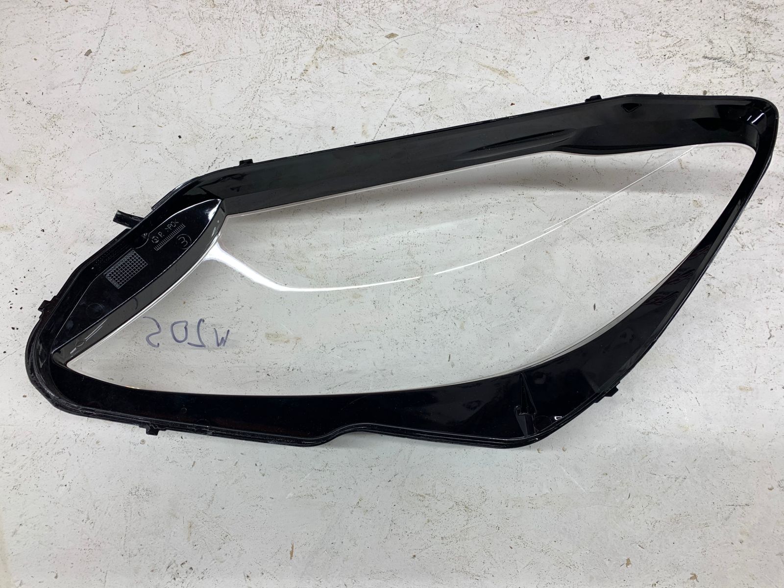 Дефект 1 Mercedes W205 дорестайлинг стекло правое для фары