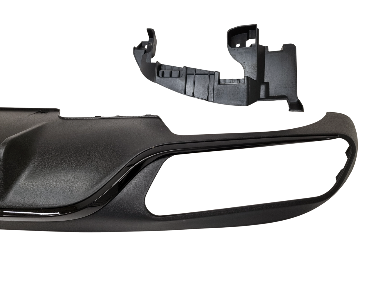 Mercedes W213 диффузор AMG 63 в обычный бампер черный кант