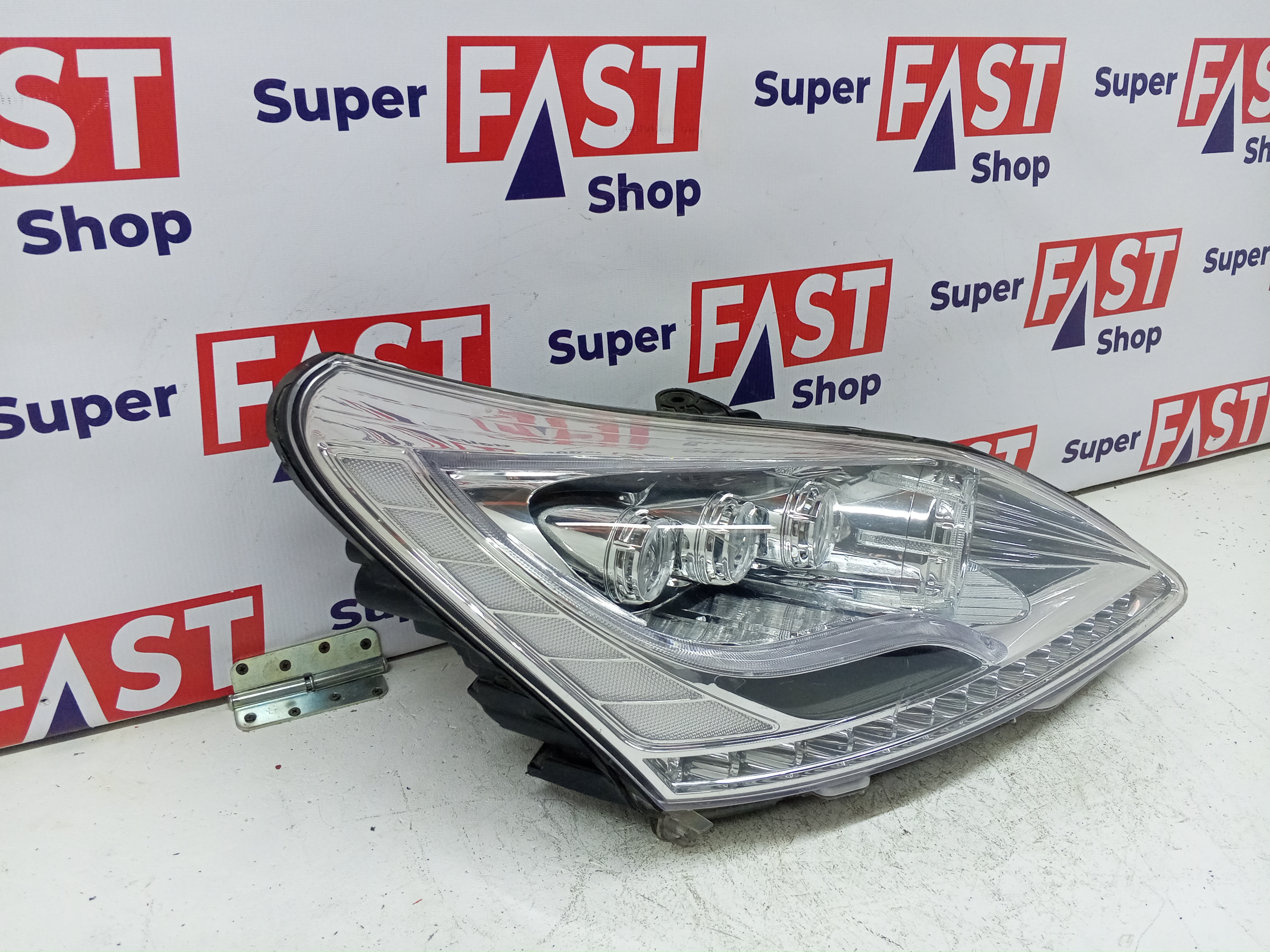 правая фара Hyundai Equus LED хром