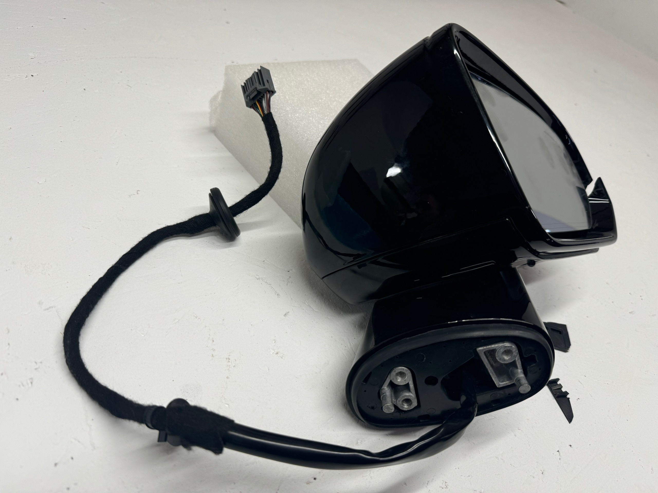 Дефект Volvo S60 2018-2024 зеркало правое 15 Pin