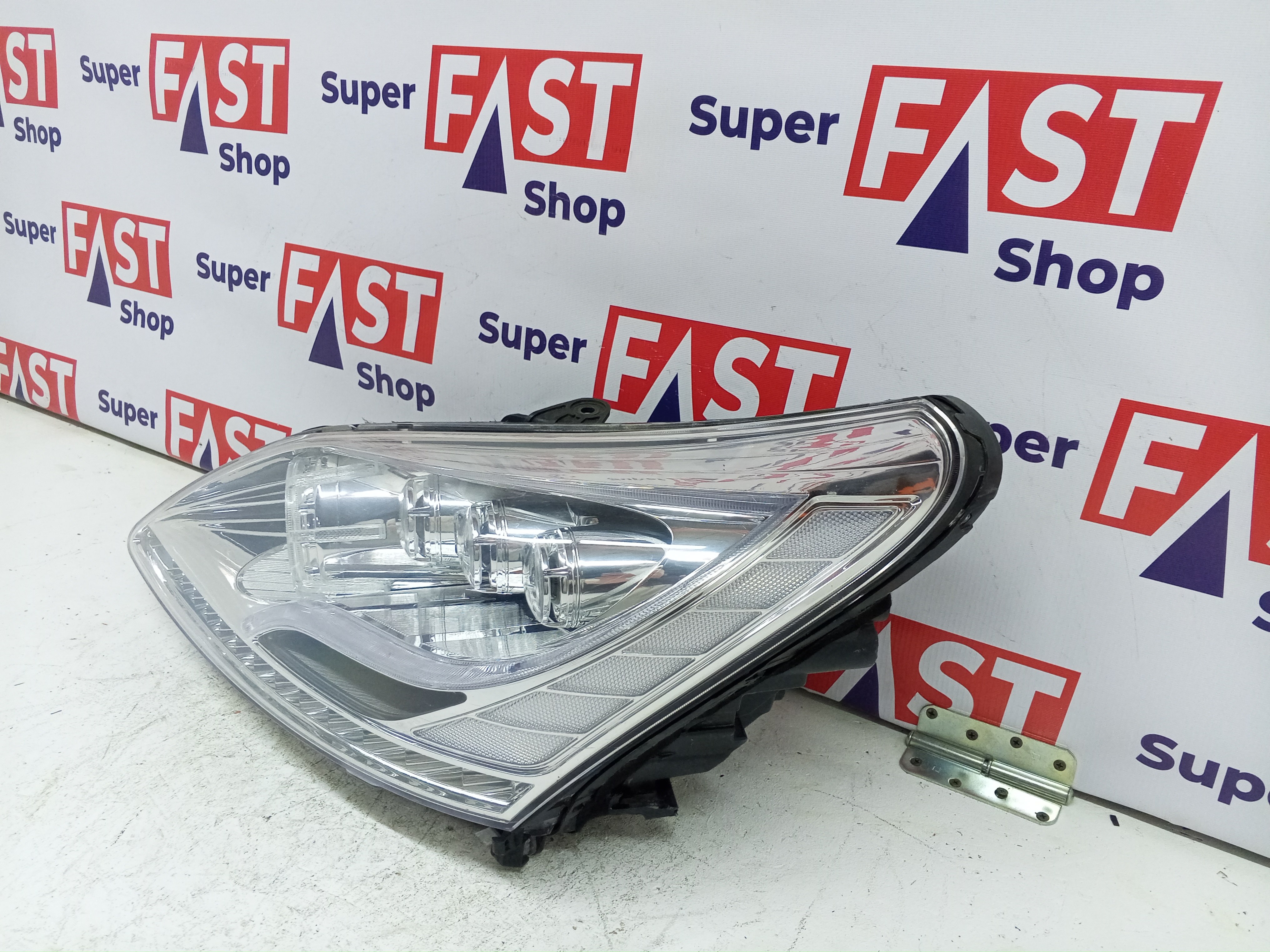 левая фара Hyundai Equus LED хром