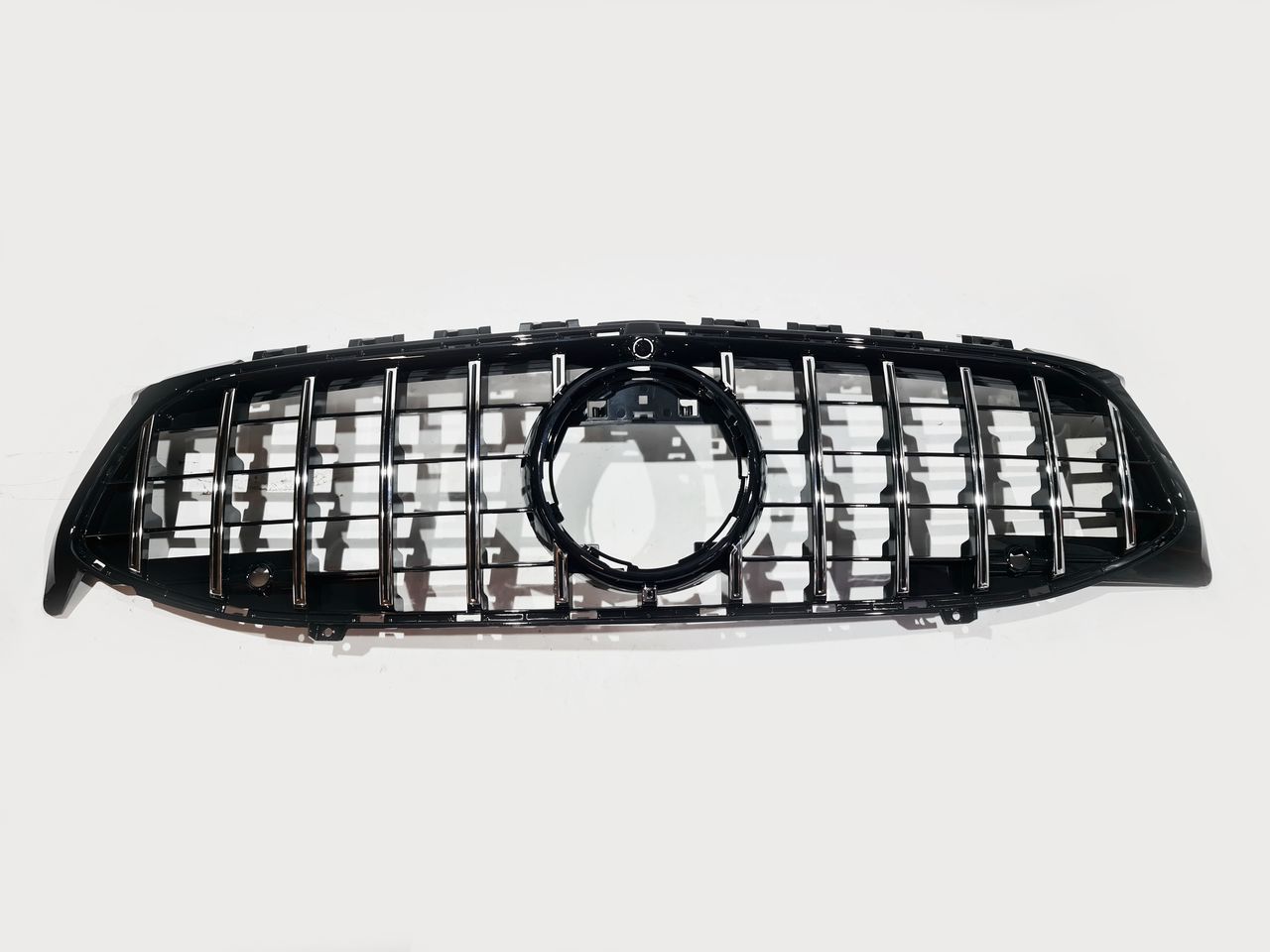 Mercedes CLA C118 дорестайлинг решетка радиатора GT хром