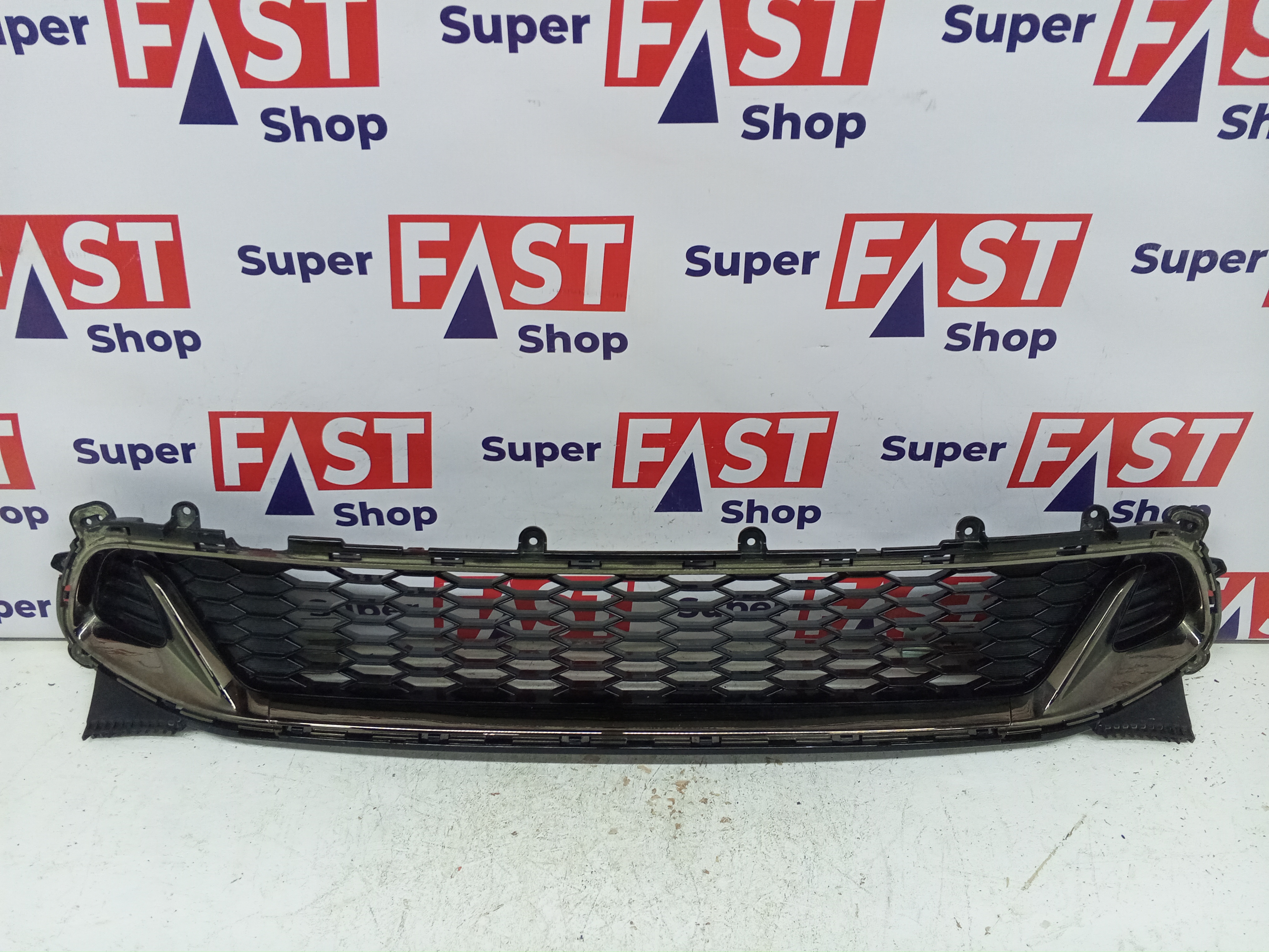 Kia Stinger GT нижняя решетка в передний бампер