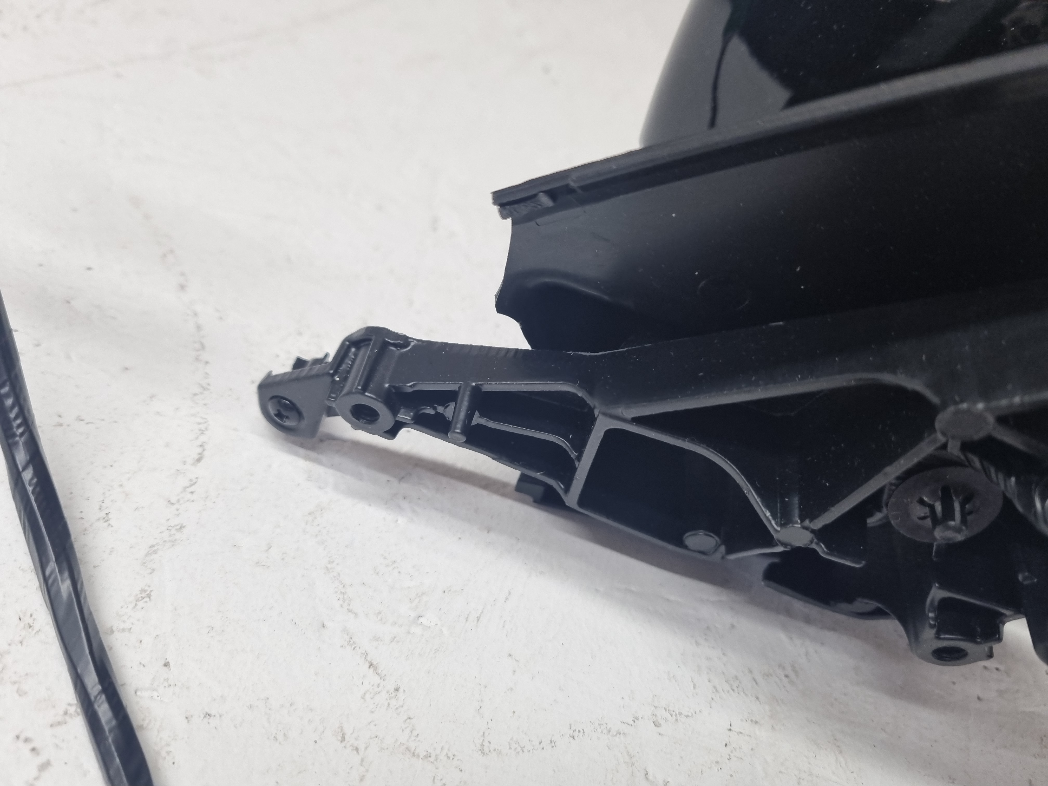 Дефект Volvo XC60 дорестайлинг зеркало правое 12 Pin черное