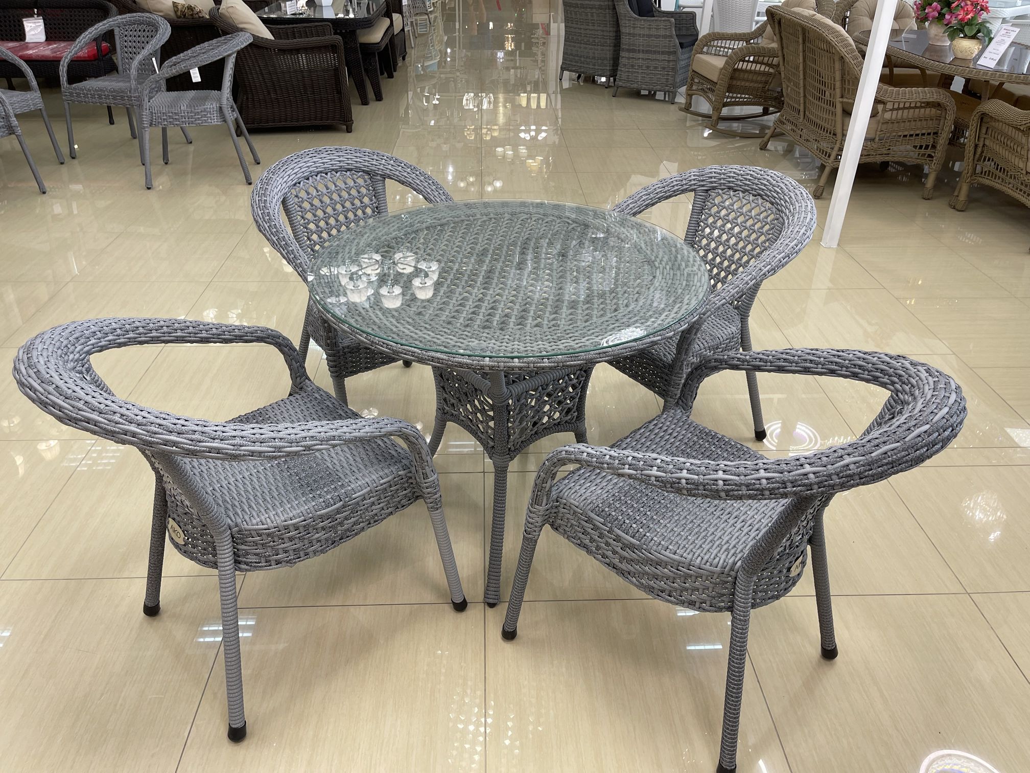 Комплект мебели DECO  Д-900 Цвет: 5045П (серый) (Стол (стекло) Д-900 + 4 Кресла без подушек)