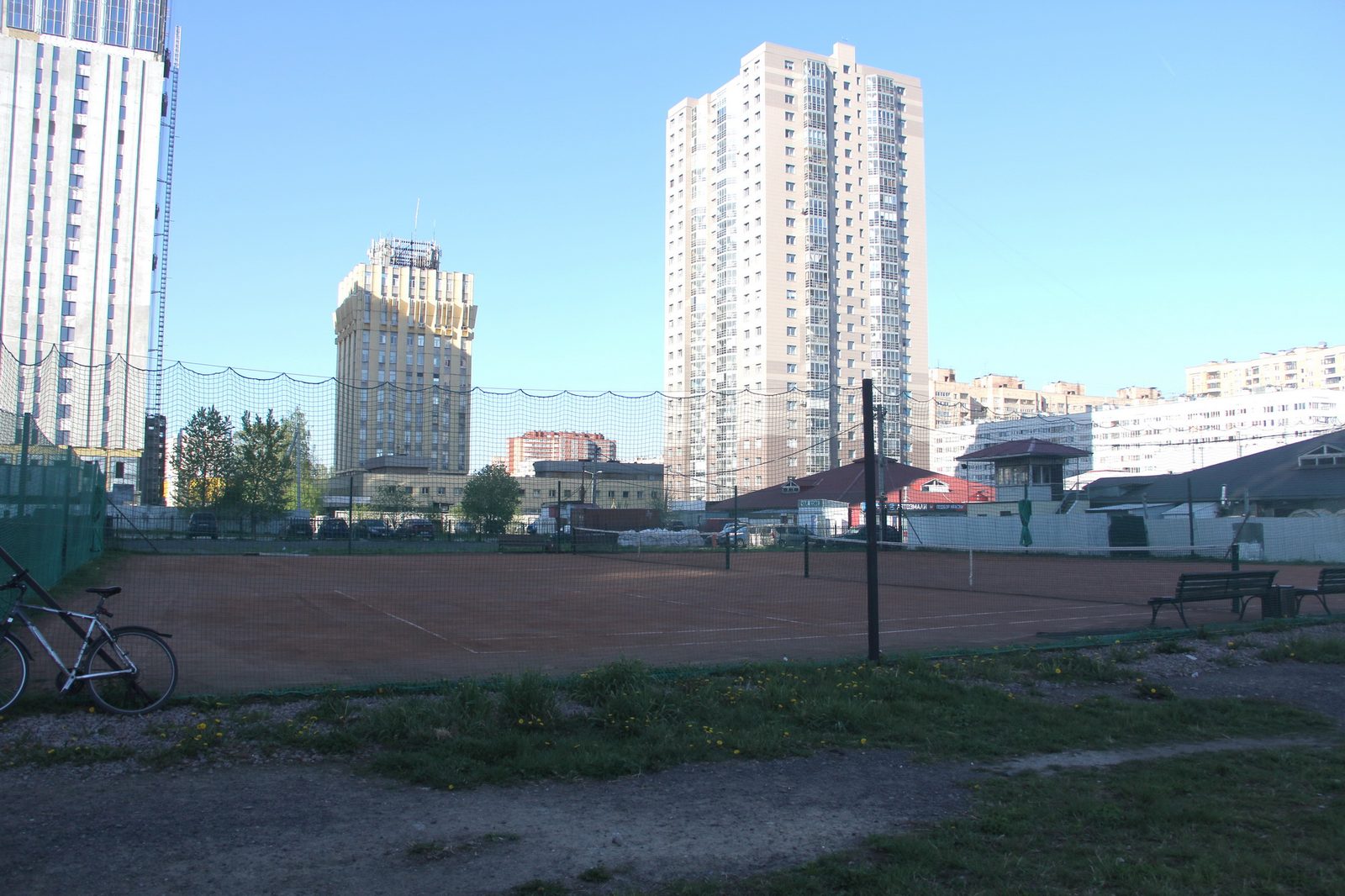Муниципальные корты на Ушинского: загадочный грунт — фото 2