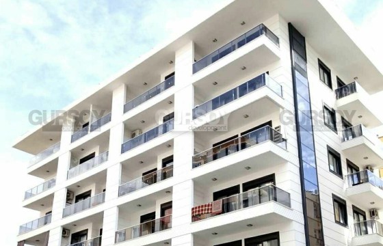 Большая квартира 1+1 c мебелью и техникой в центре Махмутлара в Турции - фото 2