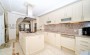 prostornaya-meblirovannaya-villa-6-1-s-basseinom-i-shikarnymi-vidami-v-kargydzhake-240-m2 в Турции - фото 2