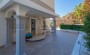 shikarnaya-meblirovannaya-villa-4-1-s-basseinom-i-voskhititelnym-vidom-na-more-v-tepe-400-m2 в Турции - фото 2