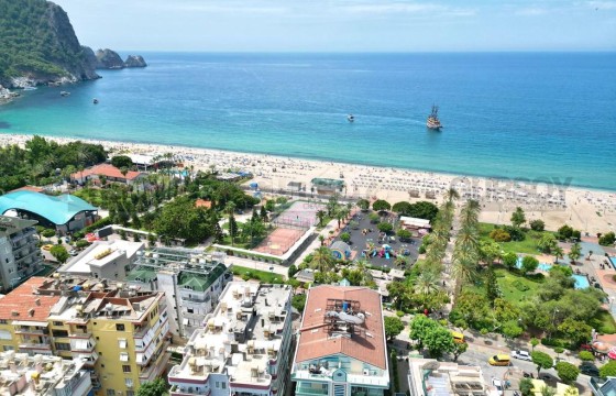 Первая линия, квартира 4+1 у пляжа Клеопатры, 240 м2 в Турции - фото 4