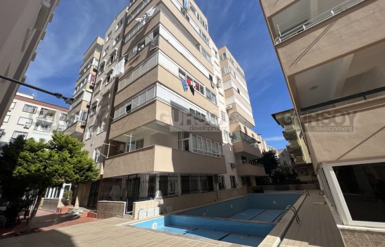 Меблированная квартира 1+1 всего в 300 м от моря в районе Оба, 65 м2 в Турции - фото 2