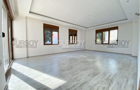 Светлая квартира 3+1 в районе Хасбахче, 160 кв.м. в Турции - фото 11