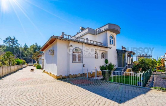 Меблированная вилла 3+1 с участком в Авсалларе, 200 кв.м. в Турции - фото 4