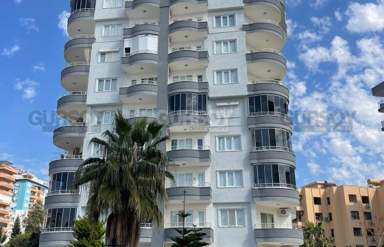 Просторная трехкомнатная квартира с видом на море в районе Тосмур в Турции - фото 12