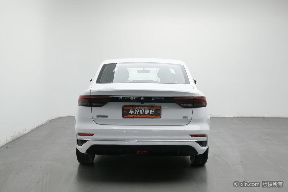 Emgrand 2022, 4-е поколение, 1.5L, механическая, люкс-комплектация - фото 3