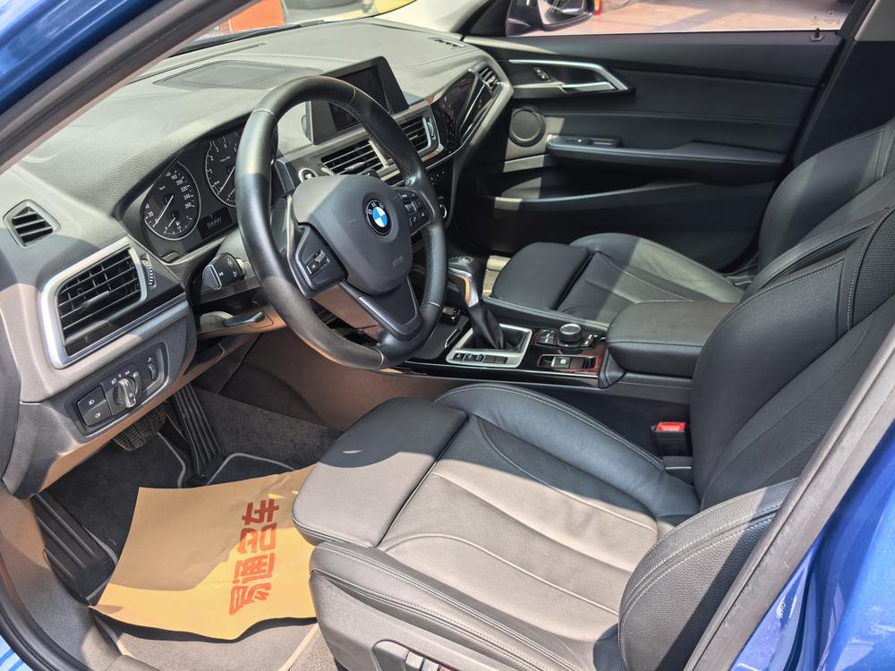 BMW 1-Series 2018 года 118i в комплектации Fashion - фото 17