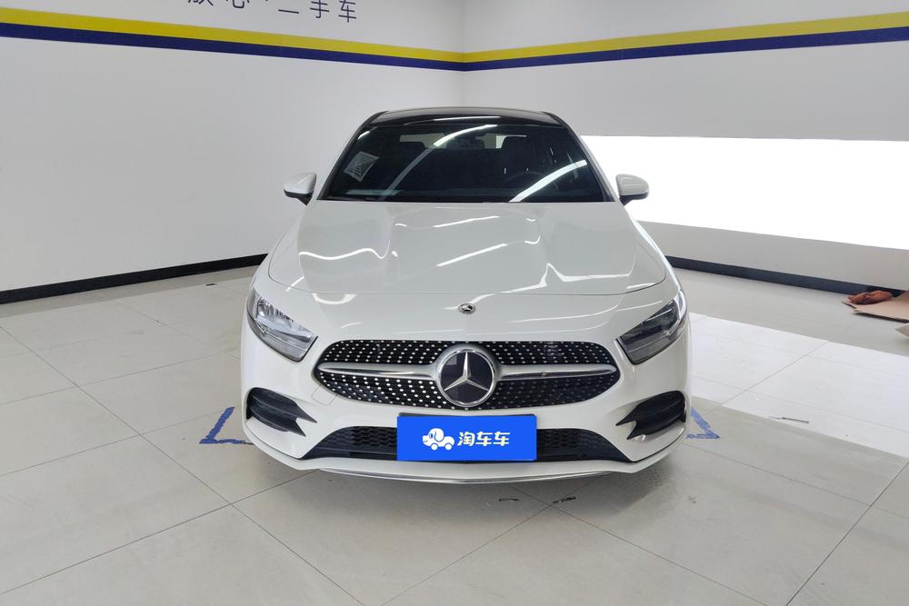Mercedes-Benz A-Class 2022 года A 180 L спортивный седан - фото 2
