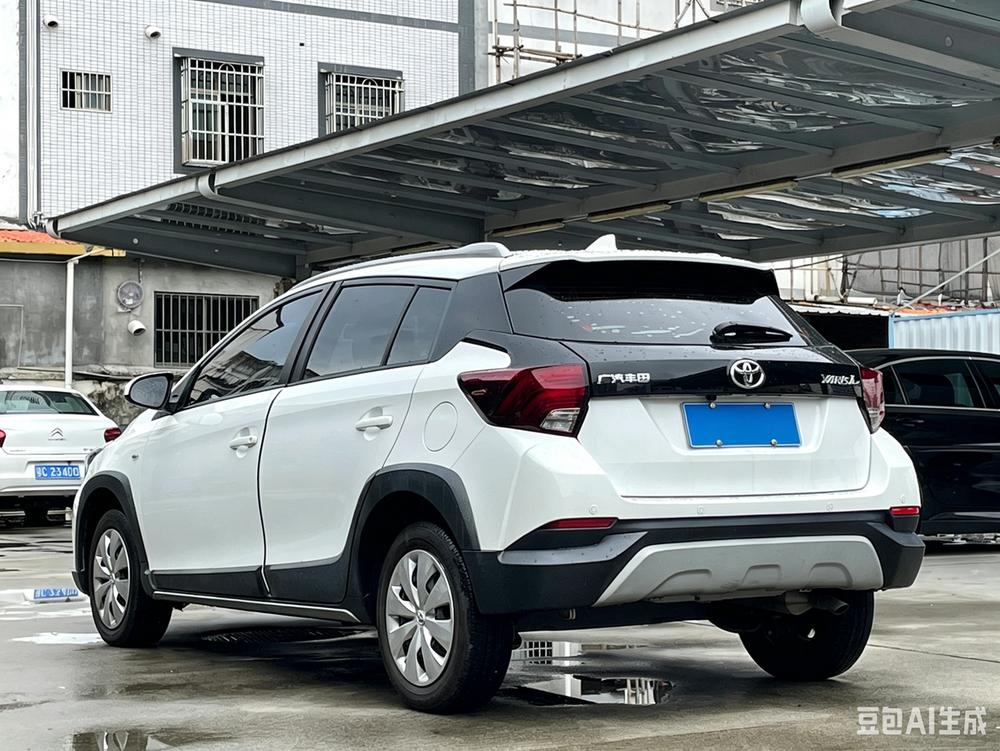 Yaris L 2022 1.5L CVT версия Leading PLUS - фото 4
