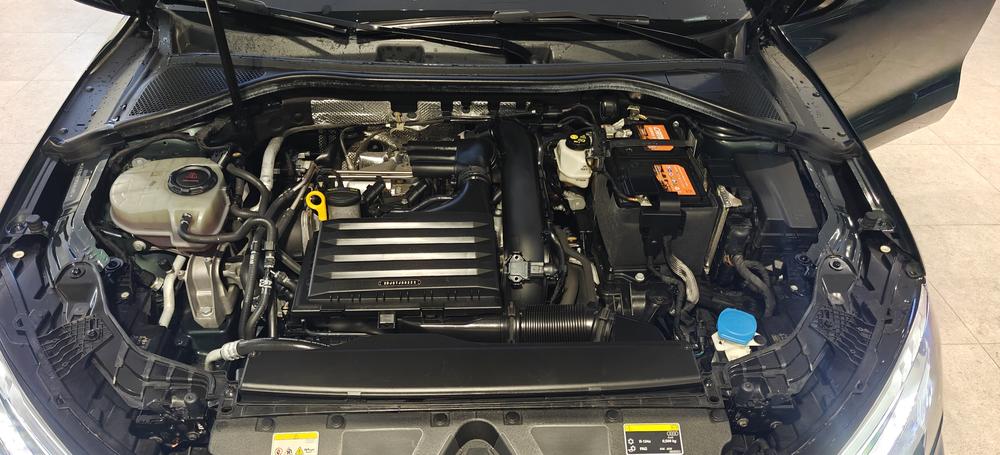 Audi A3 2023 Sportback 35 TFSI, стильная спортивная комплектация - фото 6