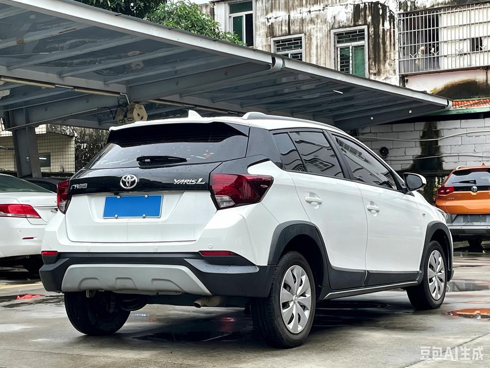 Yaris L 2022 1.5L CVT версия Leading PLUS - фото 6
