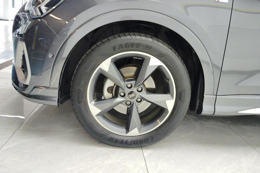 Audi Q3 2022 модельного года 35 TFSI модная спортивная версия - фото 10