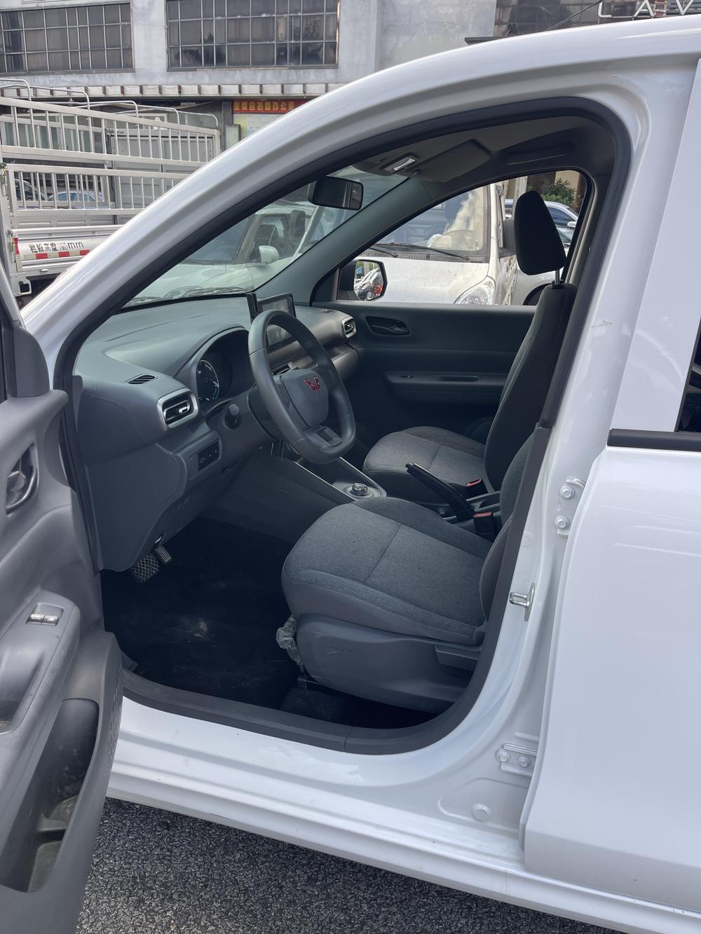 Wuling Hongguang EV 2024 300KM стандартная версия - фото 8