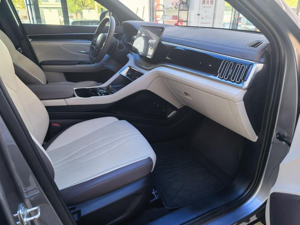 Song PLUS EV 2025 модель 520KM Люкс - фото 8