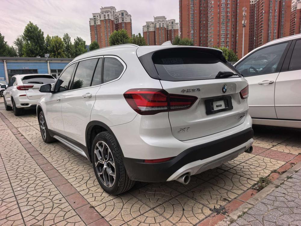 BMW X1 2021 модельного года sDrive20Li в эксклюзивной комплектации - фото 4